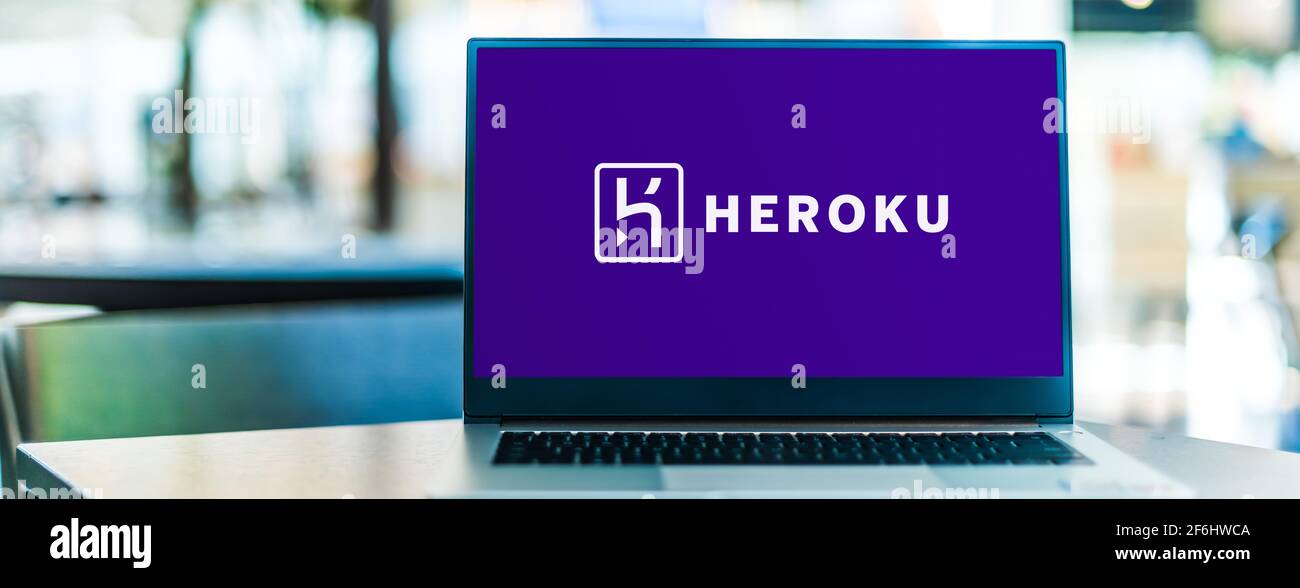 POZNAN, POL - 6 FÉVRIER 2021 : ordinateur portable affichant le logo de Heroku, une plateforme cloud en tant que service (PaaS) prenant en charge plusieurs langages de programmation Banque D'Images