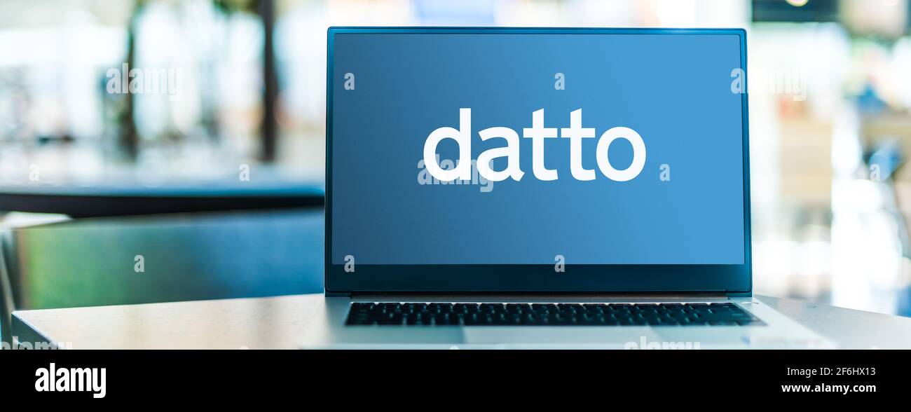 POZNAN, POL - 15 MARS 2021 : ordinateur portable affichant le logo de Datto, une société américaine de cybersécurité et de sauvegarde de données Banque D'Images