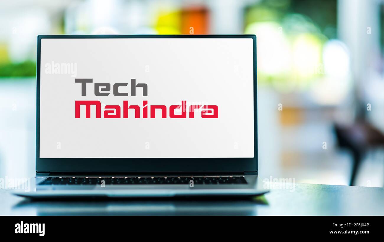 POZNAN, POL - MAR 15, 2021: Ordinateur portable affichant le logo de Tech Mahindra, une société indienne multinationale de technologie, fournissant INFORMATIQUE et relations d'affaires Banque D'Images