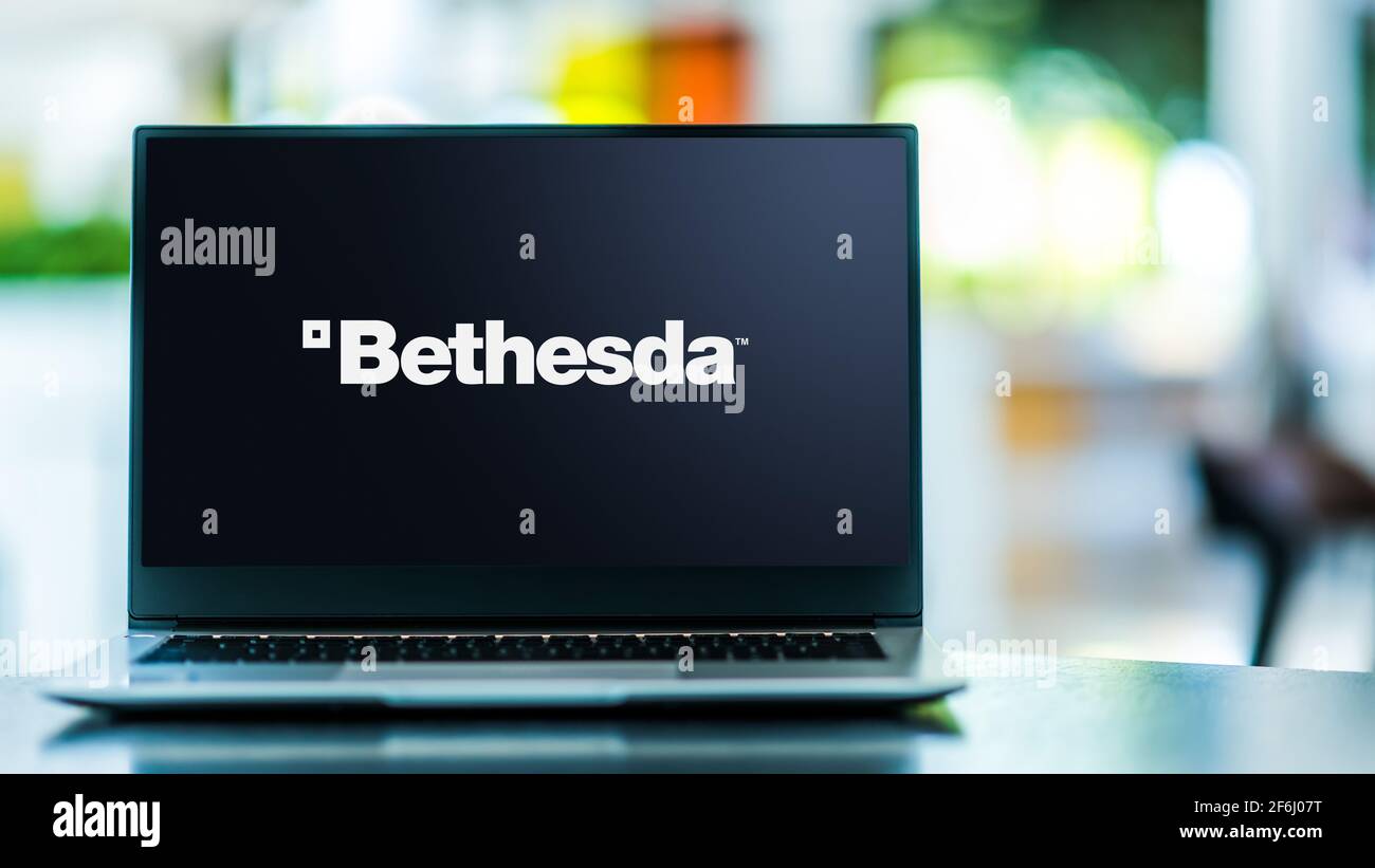 POZNAN, POL - MAR 15, 2021: Ordinateur portable affichant le logo de Bethesda Softworks LLC, un éditeur américain de jeux vidéo basé à Rockville, Maryland Banque D'Images POZNAN, POL - MAR 15, 2021: Ordinateur portable affichant le logo de Bethesda Softworks LLC, un éditeur américain de jeux vidéo basé à Rockville, Maryland Banque D'Images