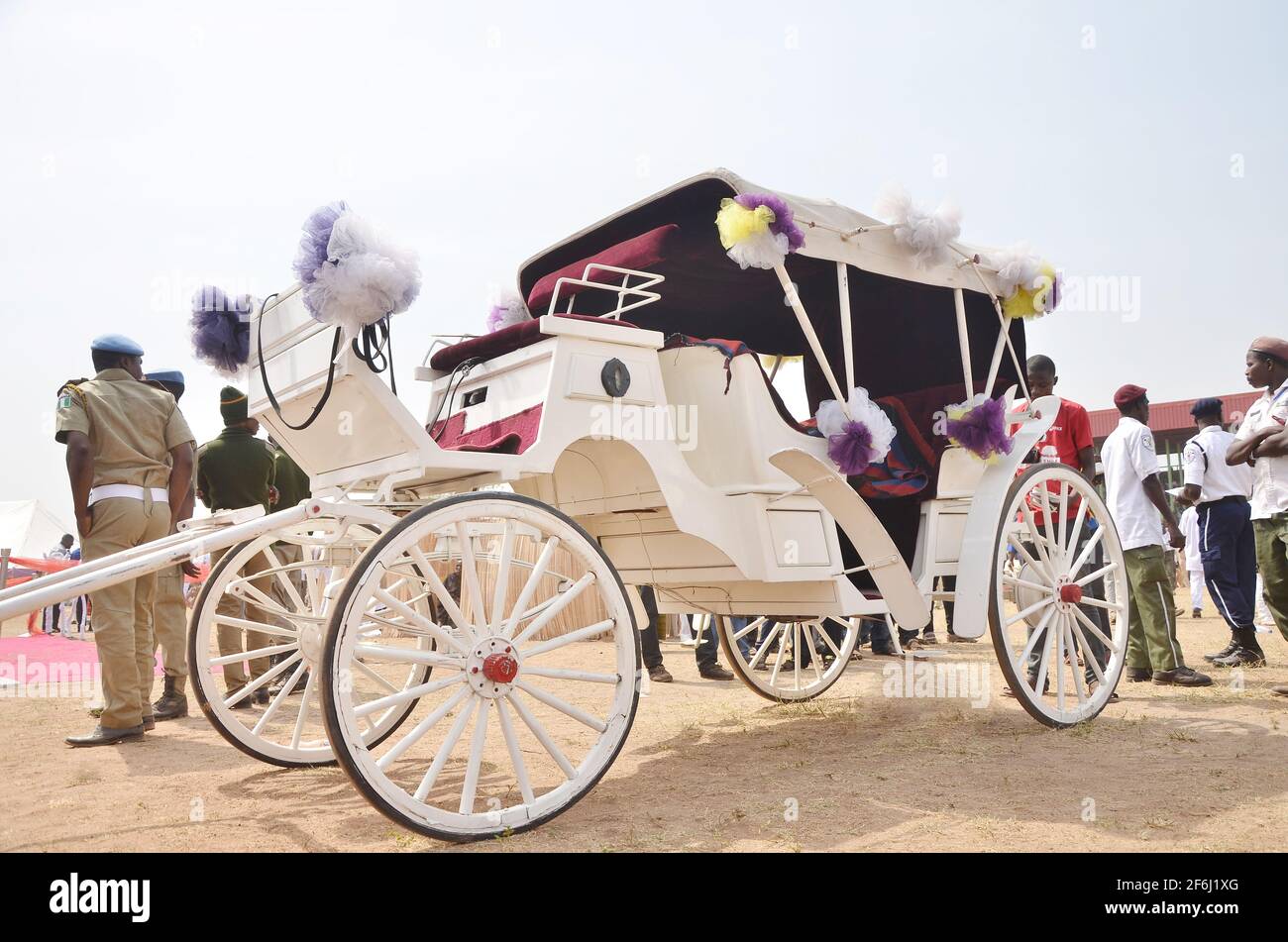 Chariot royal transportant Oba Lamidi Adeyemi et Otunba Gani Adams au lieu de couronnement lors de l'installation d'Adams comme le 15 sont Ona Kankanfo. Banque D'Images