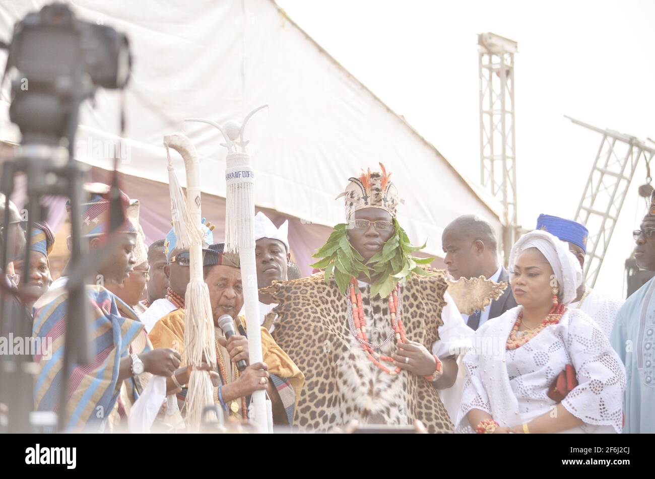 Otunba Gani Adams (en tissu guerrier) nouvellement installé comme le 15e sont Ona Kankanfo de la terre de Yoruba, État d'Oyo, Nigeria. Banque D'Images