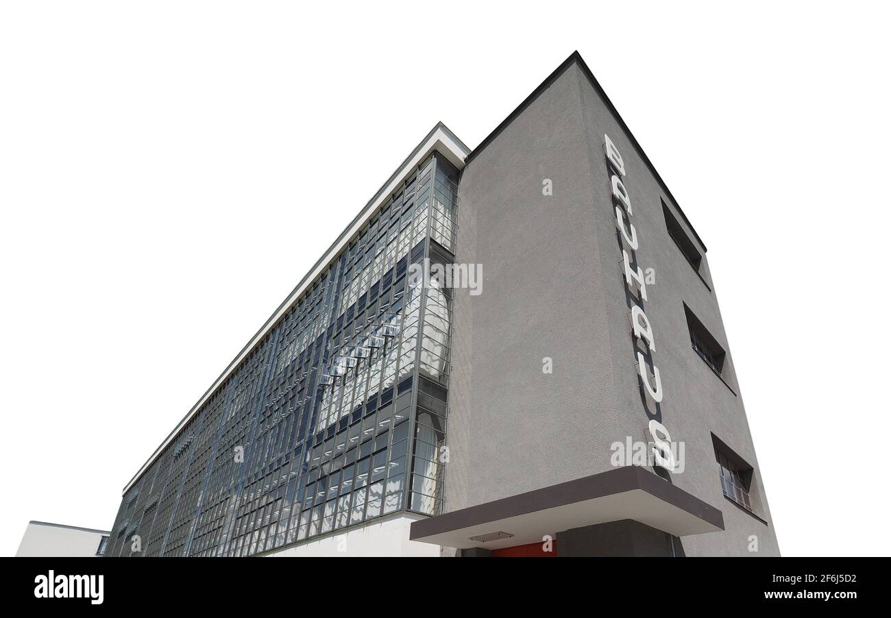 DESSAU, ALLEMAGNE - VERS FÉVRIER 2021 : l'école d'art Bauhaus conçue par l'architecte Walter Gropius Banque D'Images