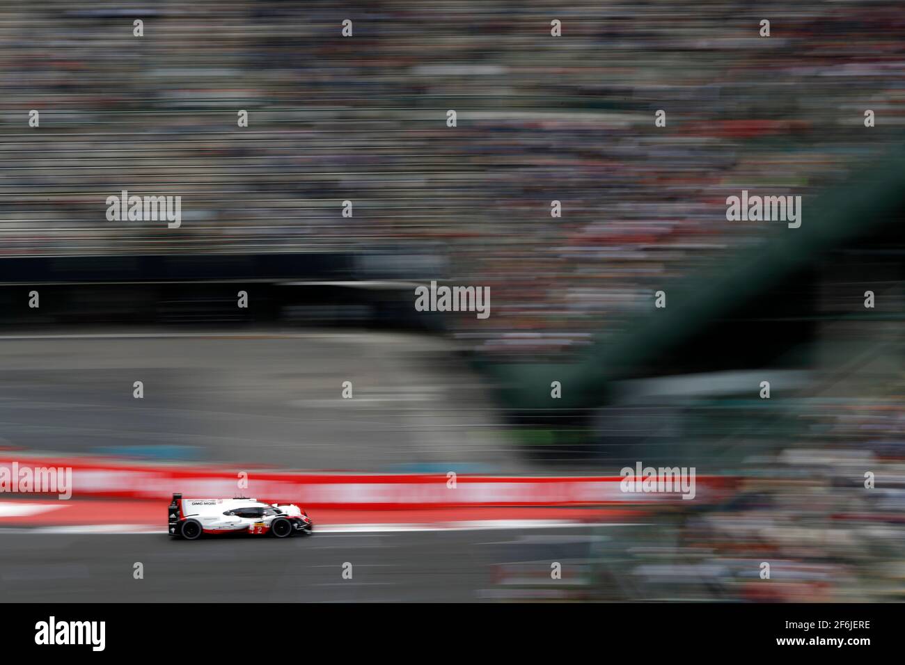 02 BERNHARD Timo (deu), HARTLEY Brendon (nzl), BAMBER Earl (nzl), Porsche 919 hybride lmp1 équipe Porsche, actionpendant le Championnat du monde d'endurance WEC 2017 de la FIA, 6 heures du Mexique du 1er au 3 septembre - photo Clement Marin / DPPI Banque D'Images