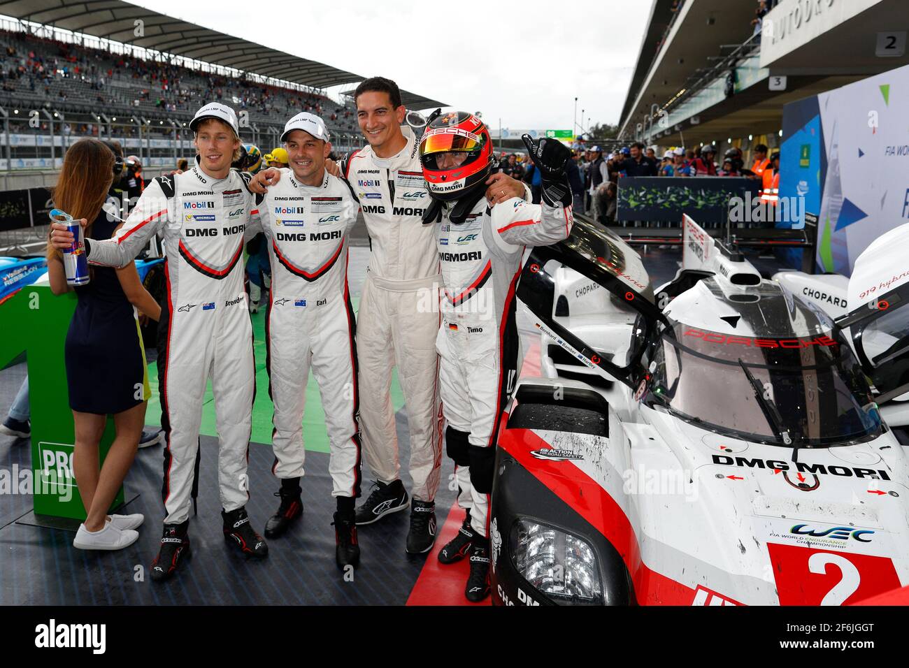 02 BERNHARD Timo (deu), HARTLEY Brendon (nzl), BAMBER Earl (nzl), Porsche 919 hybride lmp1 équipe Porsche, podium ambiance pendant le Championnat du monde d'endurance WEC 2017 de la FIA, 6 heures du Mexique du 1er au 3 septembre - photo Frédéric le Floc'h / DPPI Banque D'Images