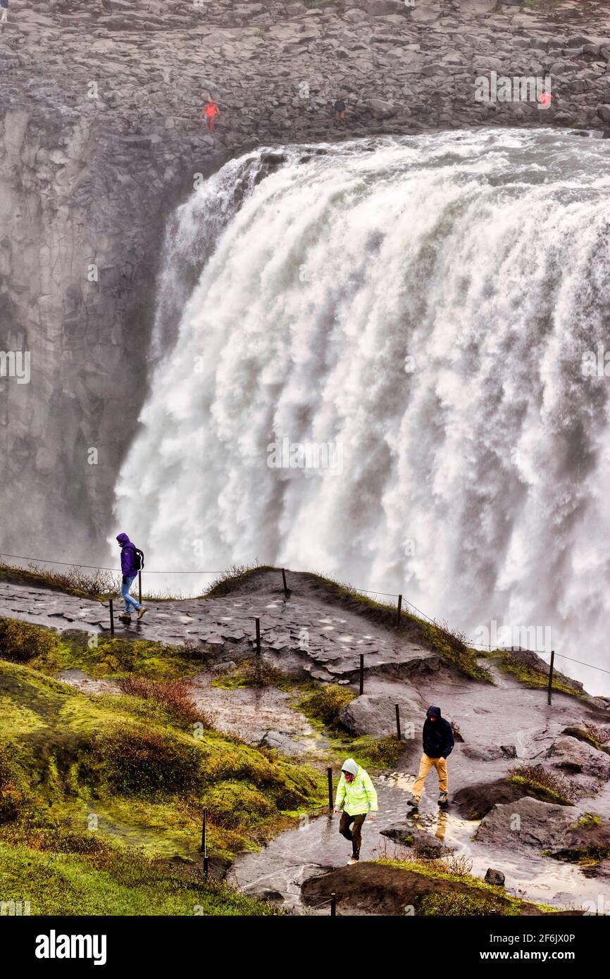 Dettifoss est une cascade située sur la rivière Jökulsá á Fjöllum, dans le nord de l'Islande. Banque D'Images