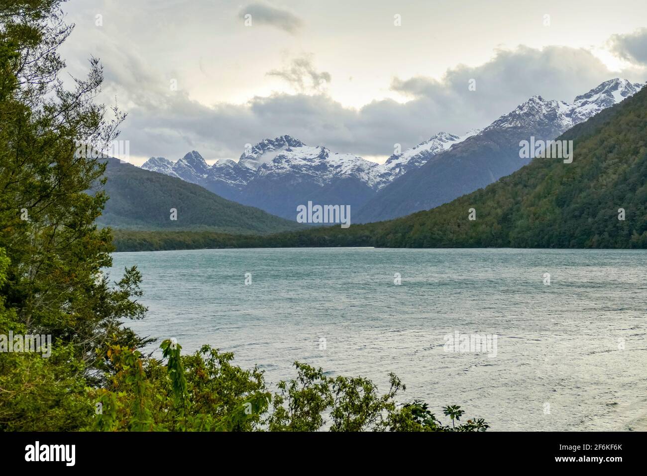 Paysage naturel autour du Fjordland, une région géographique de l'île du Sud de la Nouvelle-Zélande Banque D'Images