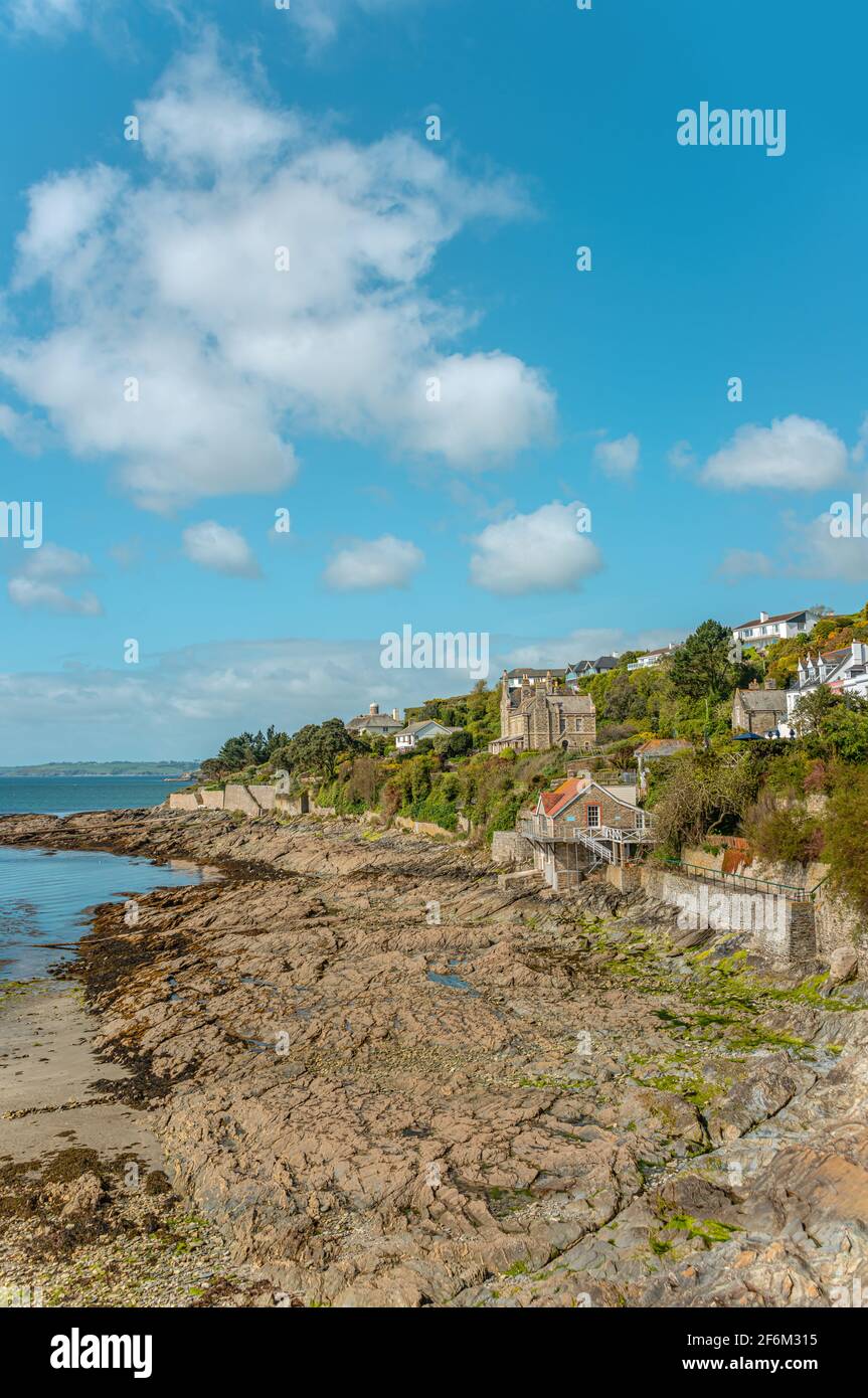 Côte pittoresque du village St.Mawes à la péninsule de Roseland, Cornouailles, Angleterre, Royaume-Uni Banque D'Images