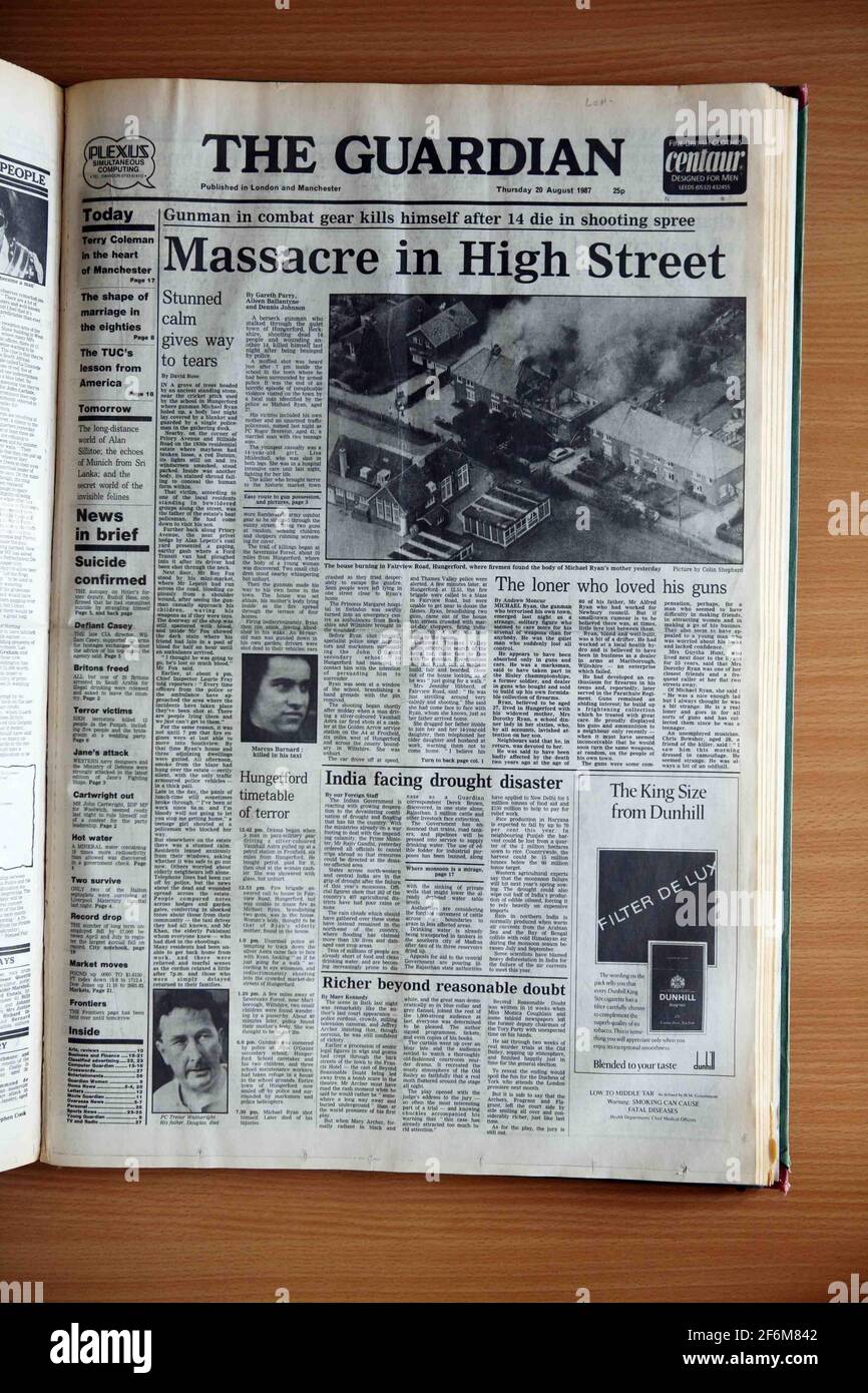 Le massacre de Hungerford... les pages de couverture et d'intérieur des journaux 20/août/1987 copie pic David Sandison Banque D'Images