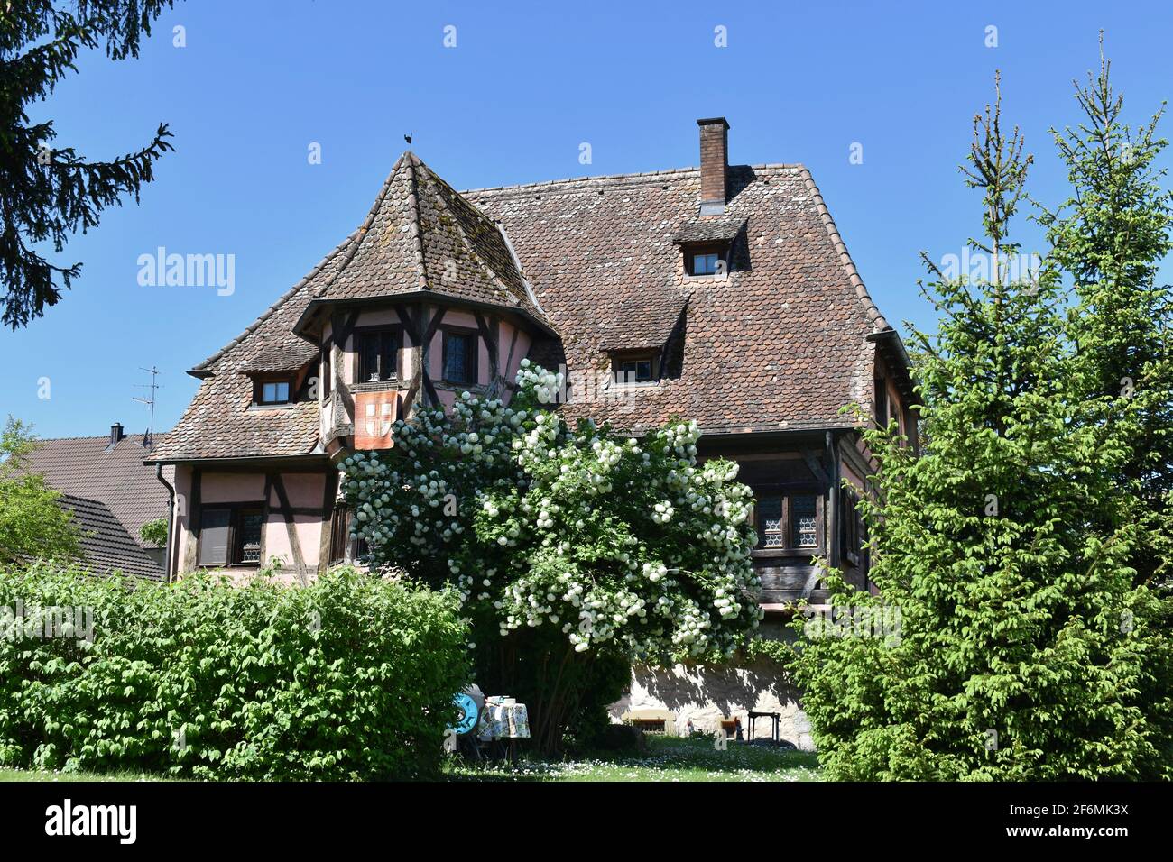 L'église abbatiale Sainte Marie et Marc à Reichenau Mittelzel. Maison URicher Banque D'Images