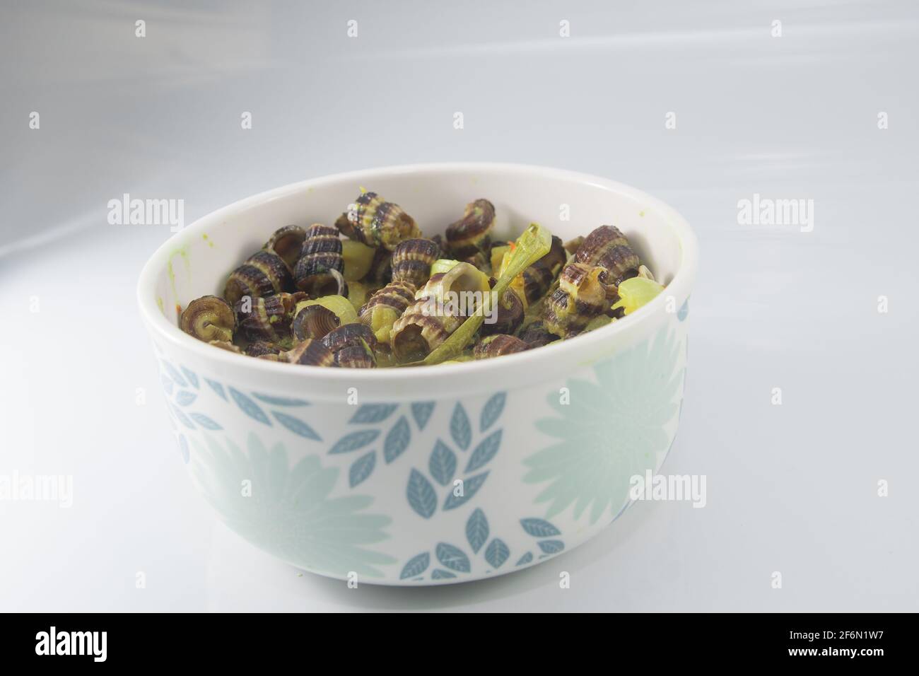Escargots de mer plats malais traditionnels à la crème de noix de coco ou « Siput sedut Masak Lemak Cili API ». Son nom scientifique est Cerithidea obtusa, une espèce de mer Banque D'Images