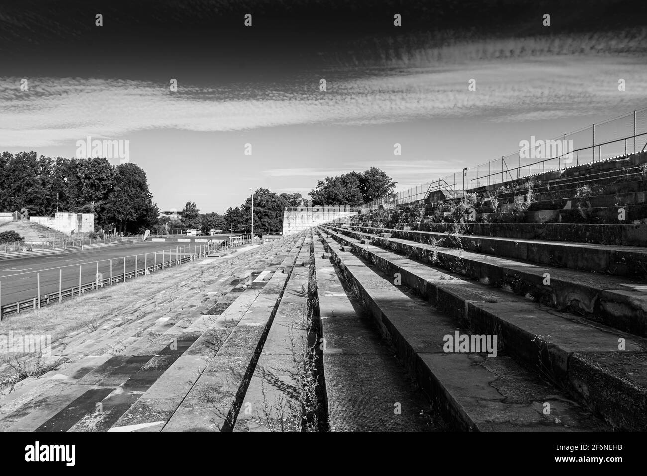 NUREMBERG, ALLEMAGNE, 28 JUILLET 2020 : vestiges de la tribune Zeppelinfeld à Nuremberg, Allemagne. C'est le grand stand d'où Adolf Hitler a fait spee Banque D'Images