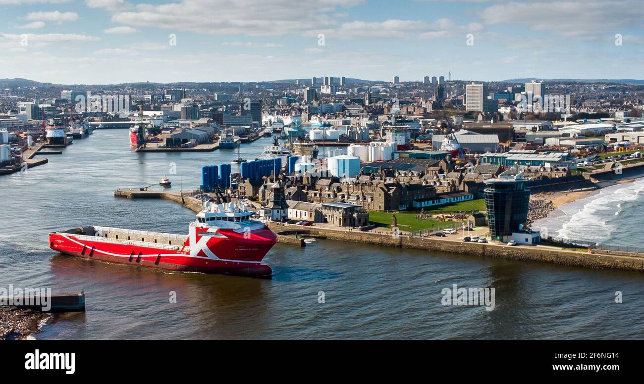 Vue sur le port d'Aberdeen dans la ville d'Aberdeen, en Écosse Banque D'Images