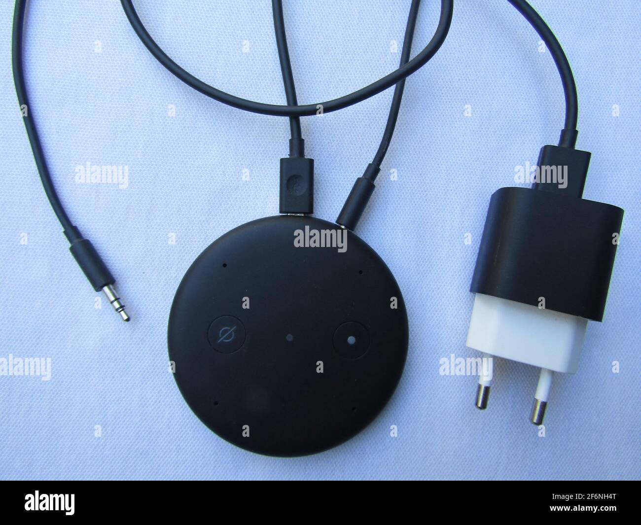 Périphérique d'entrée Echo avec Alexa d'Amazon. Banque D'Images