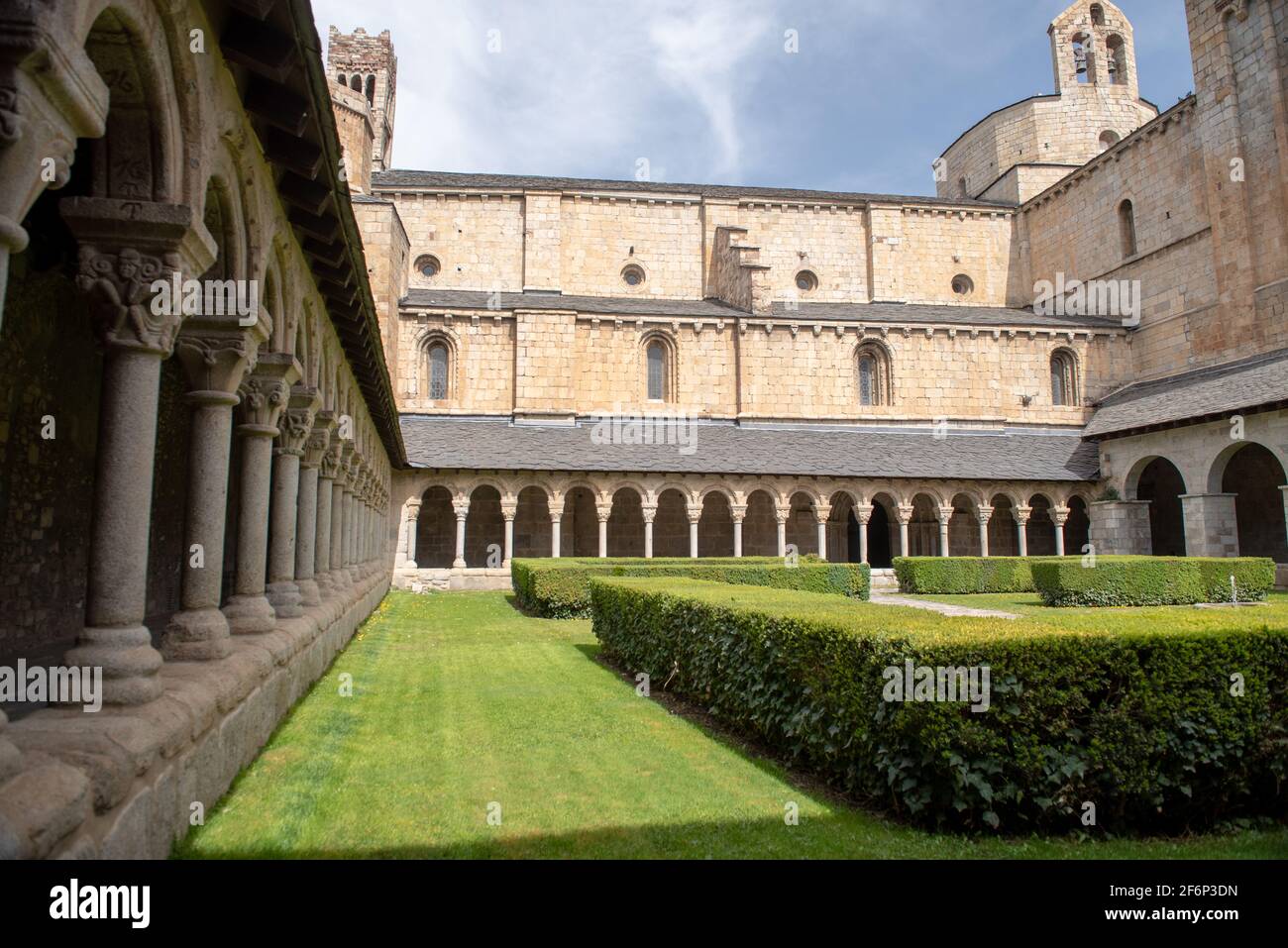 Jardins de la cathédrale de Santa Maria d'Urgell. Catalogne. Banque D'Images