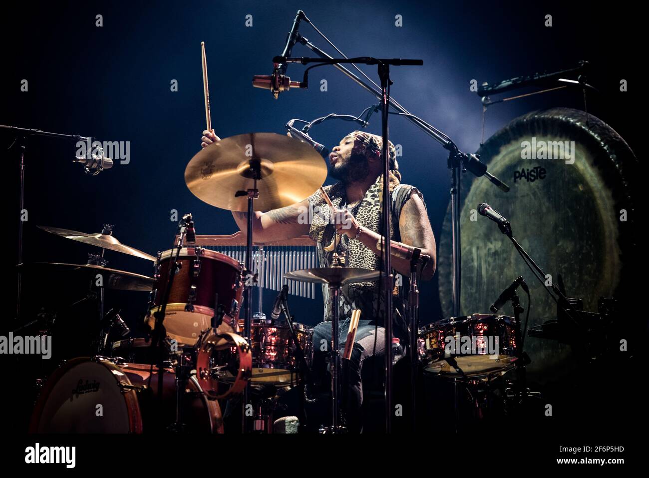 ITALIE, Bologne 2019: Franklin Vanderbilt, batteur de Lenny Kravitz, en  direct sur scène à l'Unipol Arena, pour la tournée "Raise vibration" 2019  Photo Stock - Alamy