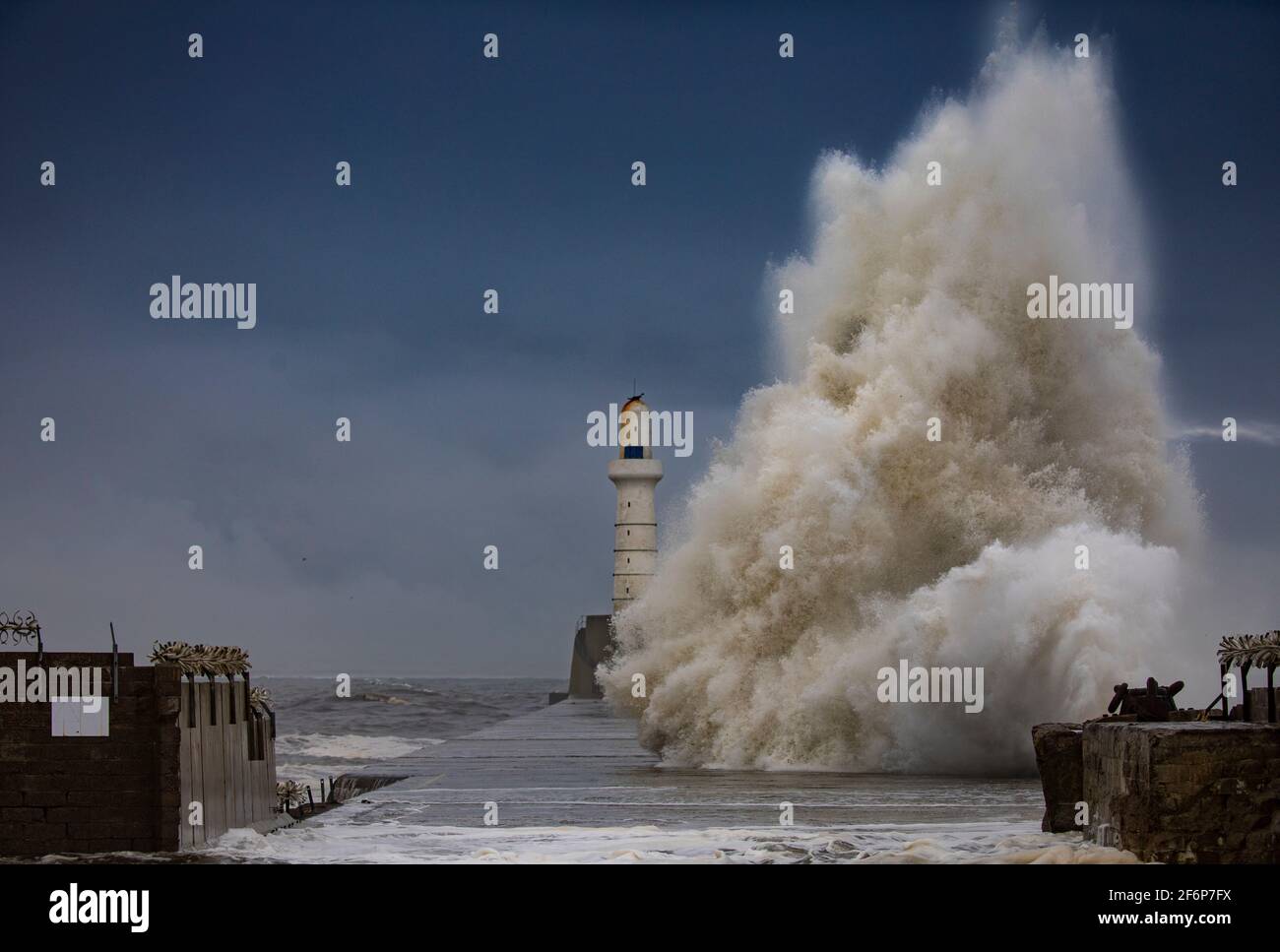 Mer de tempête, brise-lames sud d'Aberdeen Banque D'Images