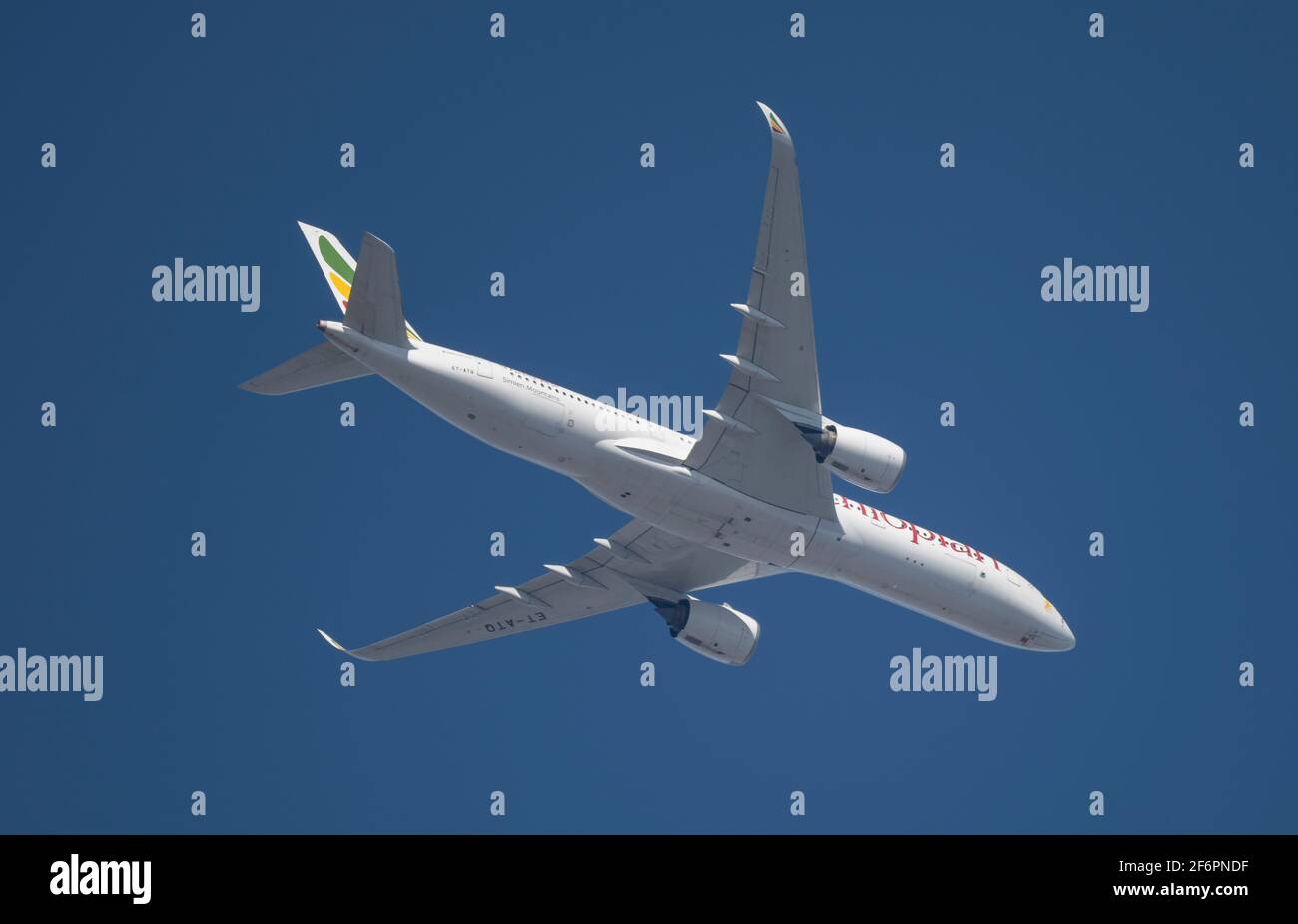 L'Airbus A350 d'Ethiopian Airlines quitte Londres Heathrow le 2 avril 2021 Banque D'Images