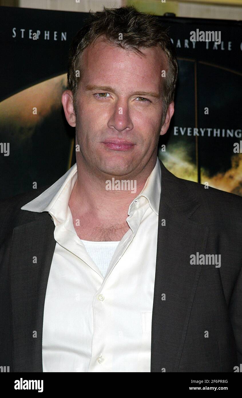 Thomas Jane arrive pour la première de 'The Mist' au théâtre Ziegfeld à New York le 12 novembre 2007. (Photo de Laura Cavanaugh/Sipa USA) Banque D'Images