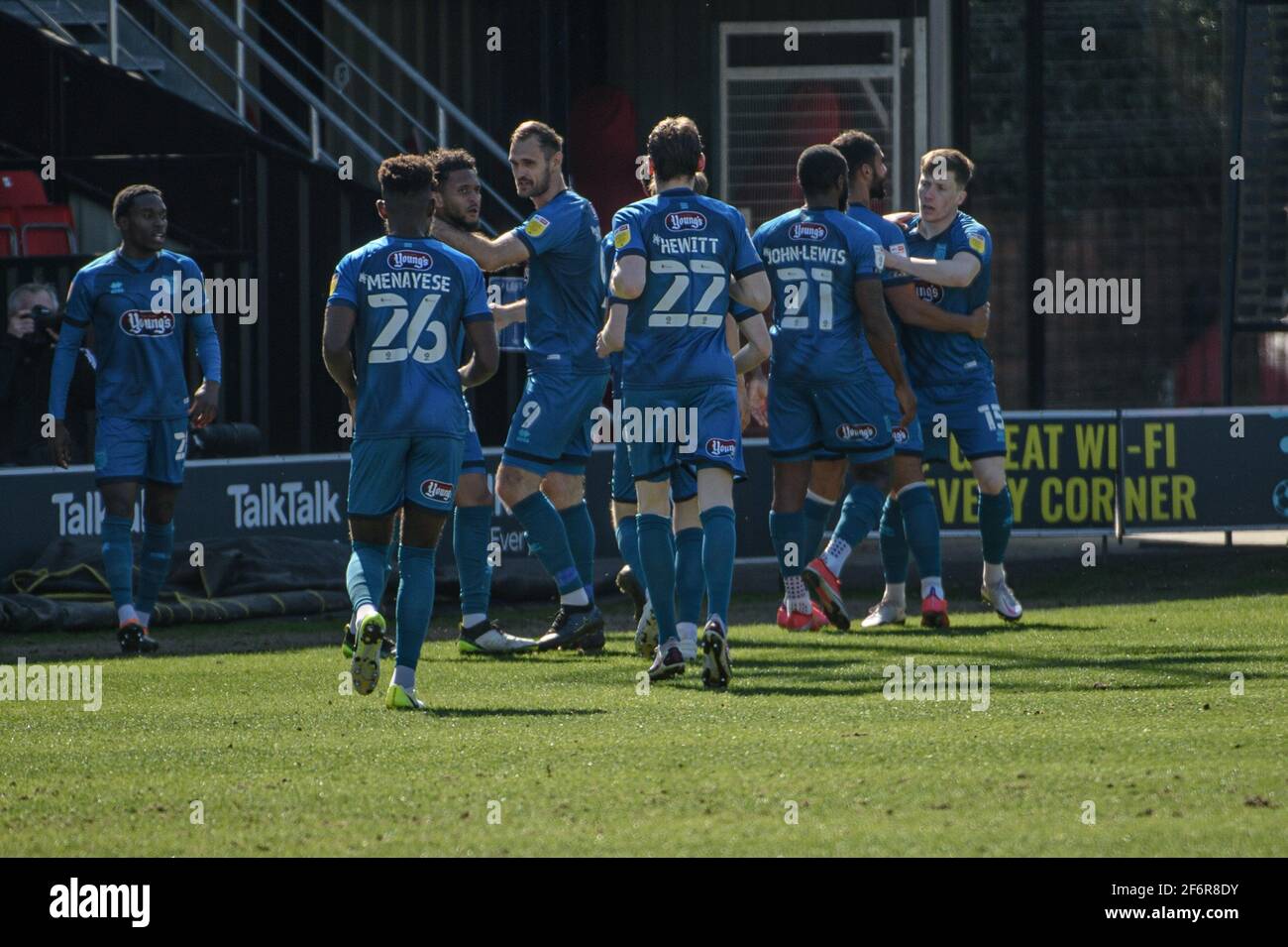 SALFORD, ROYAUME-UNI. 2 AVRIL : les joueurs de Grimsby célèbrent leur but après 2 minutes lors du match Sky Bet League 2 entre Salford City et Grimsby Town à Moor Lane, Salford, le vendredi 2 avril 2021. (Credit: Ian Charles | MI News) Credit: MI News & Sport /Alay Live News Banque D'Images