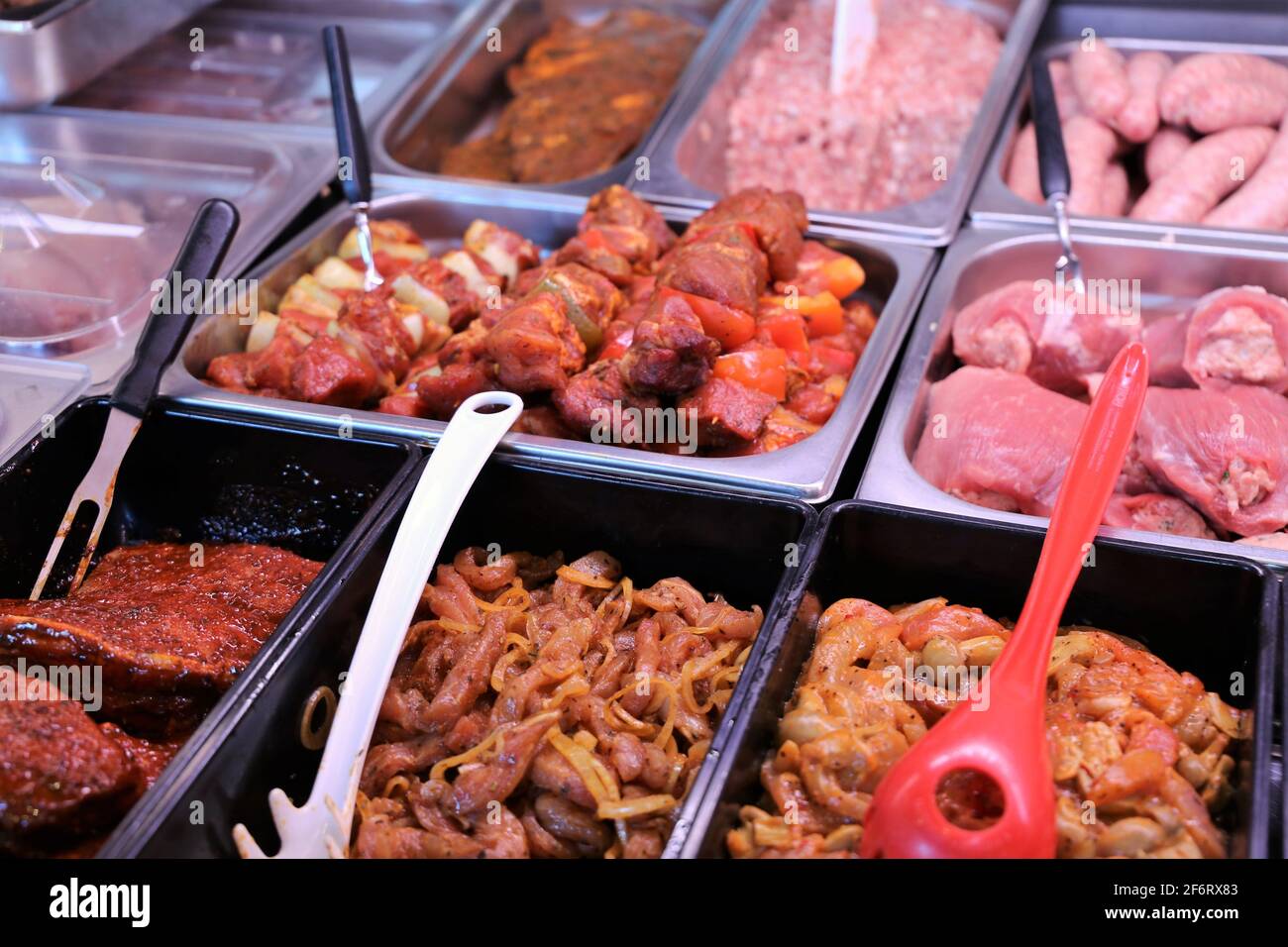 Butcher Delicatessen Boucherie Charcuterie Banque D Image Et Photos Alamy