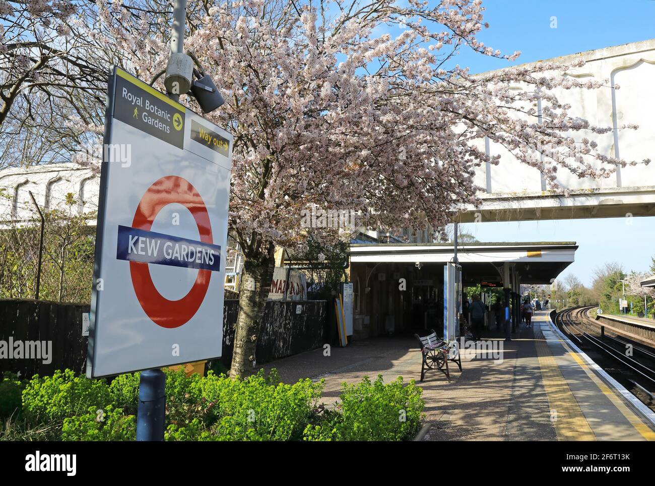 Gare de Kew Gardens pour les Royal Botanic Gardens, dans le sud-ouest de Londres, Royaume-Uni Banque D'Images