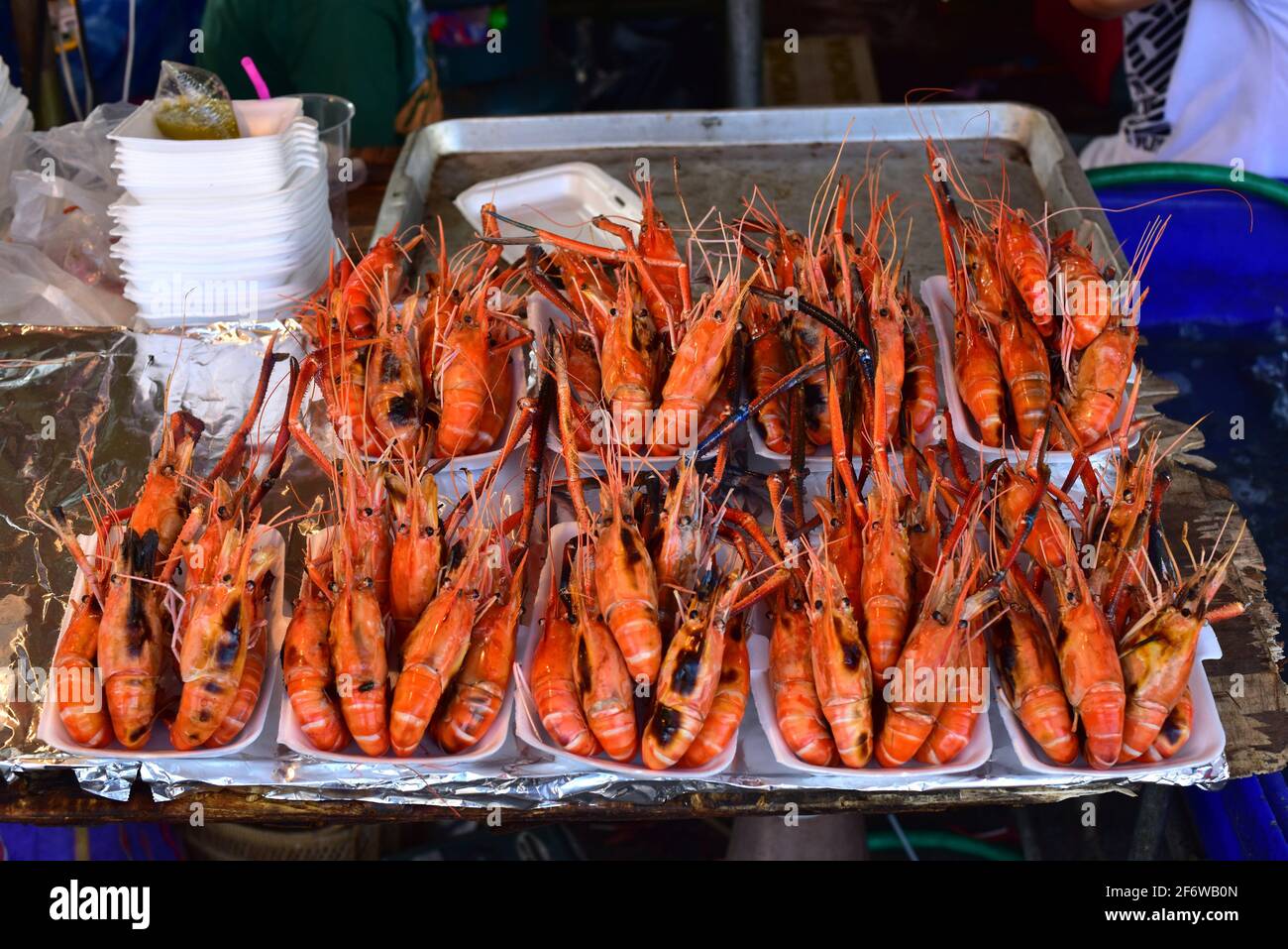 Bangkok, marché de Chatuchak (crevettes grillées). Thaïlande. Banque D'Images