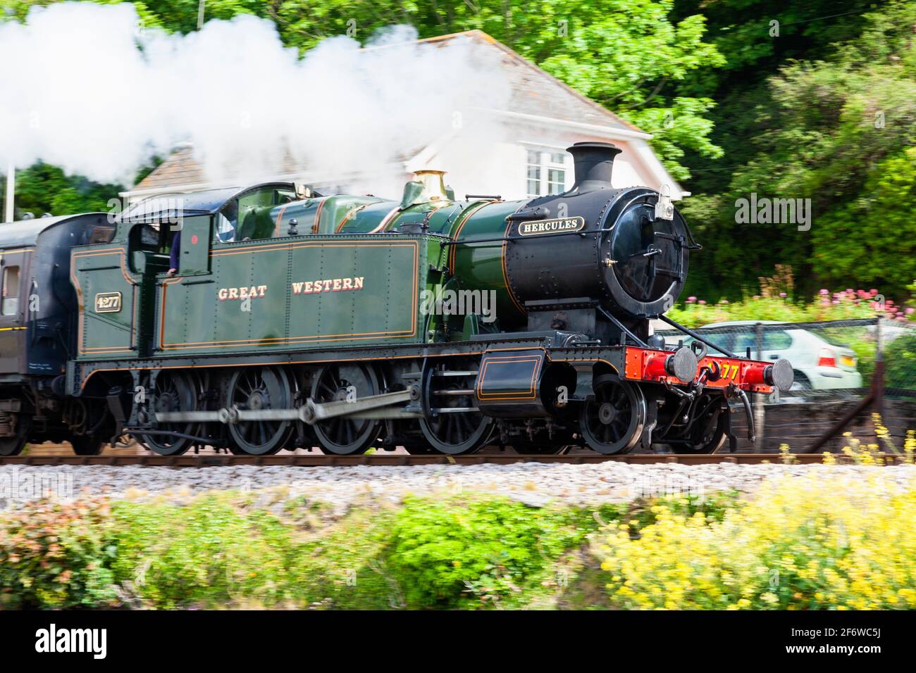 Angleterre, Devon, Kingjure, GWR Locomotive à vapeur No. 4277 « Hercules » sur le Dartmouth Steam Railway. Banque D'Images