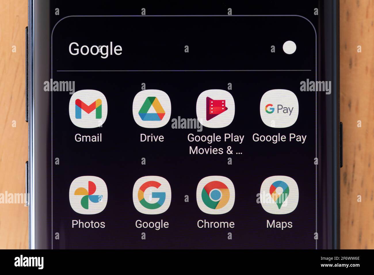 Une sélection d'applications Alphabet (anciennement Google) sur un écran de smartphone, y compris Gmail, Google Drive, Google Pay, Chrome, Google Maps Banque D'Images
