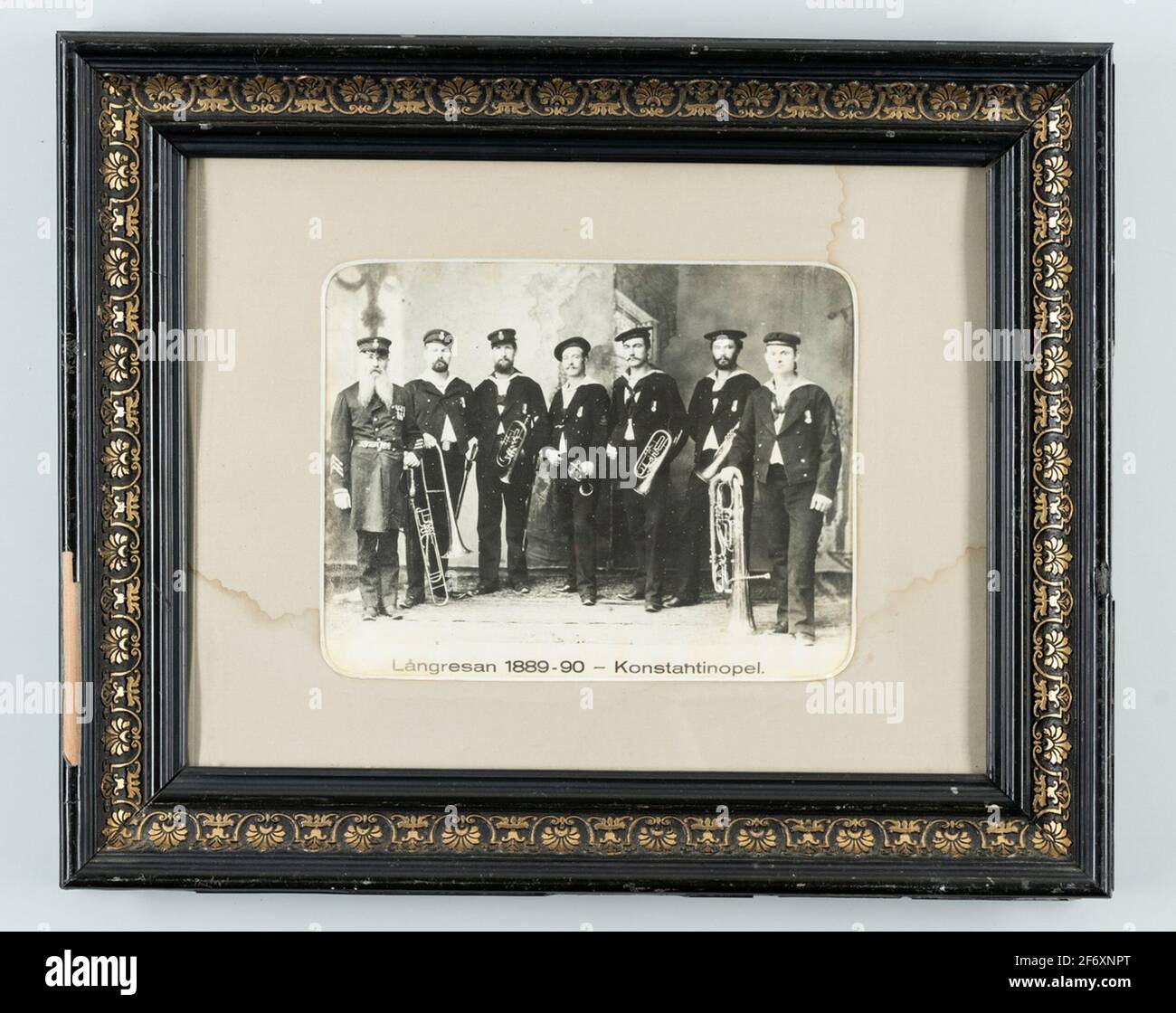 La photo représente la texture musicale de la corvette Freja, long voyage 1889-90.la carte prise après un concert de musique pour Turke Sultan Abdul Hamid à Constantinople.le sous-officier de drapeau debout sur la carte est upb.Mask Frans August Pettersson, qui à son temps était sur Vega à son exp.passage du Nord-est 1878-79 .. La photo représente la texture musicale de la corvette Freja, long voyage 1889-90.la carte prise après un concert de musique pour Turke Sultan Abdul Hamid à Constantinople.le sous-officier de drapeau debout sur la carte est upb.Mask Frans August Pettersson, qui était sur Vega à son exp.Northea Banque D'Images