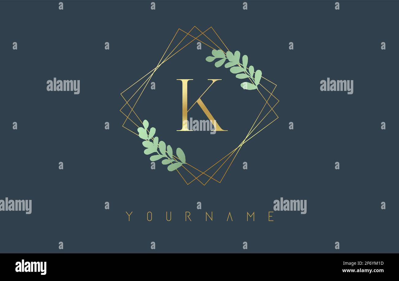 Logo lettre K dorée avec cadres carrés dorés et motif feuilles vertes. Illustration vectorielle créative avec lettre K pour la beauté, la mode, les bijoux, le luxe, Illustration de Vecteur