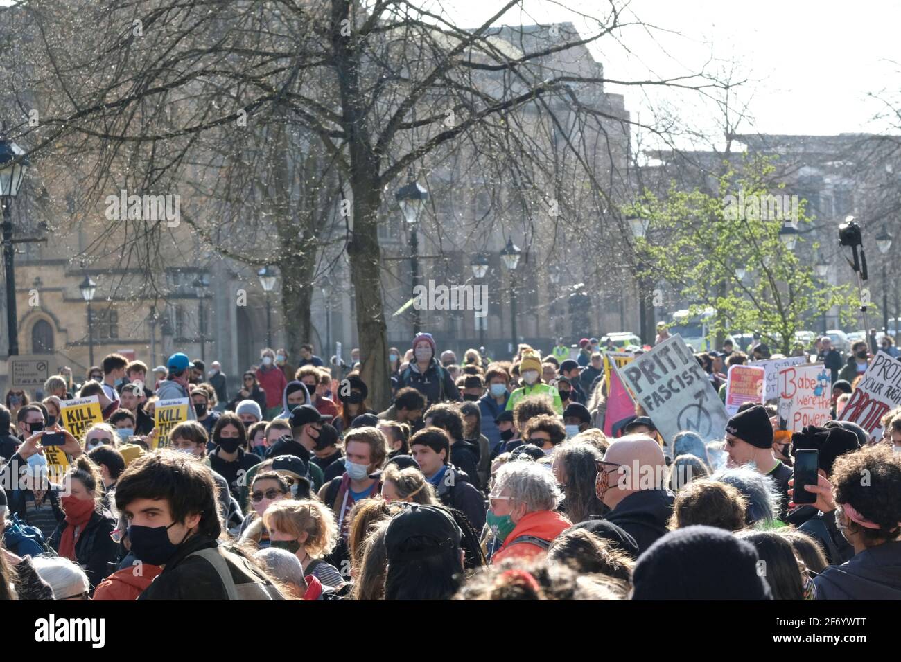 College Green, Bristol, Royaume-Uni. 3 avril 2021. Les membres du public se réunissent au Collège Vert pour exprimer leur mécontentement à l'égard des changements apportés au droit de manifester par les gouvernements. Ce sera la cinquième manifestation à Bristol ces dernières semaines. Crédit : JMF News/Alay Live News Banque D'Images College Green, Bristol, Royaume-Uni. 3 avril 2021. Les membres du public se réunissent au Collège Vert pour exprimer leur mécontentement à l'égard des changements apportés au droit de manifester par les gouvernements. Ce sera la cinquième manifestation à Bristol ces dernières semaines. Crédit : JMF News/Alay Live News Banque D'Images