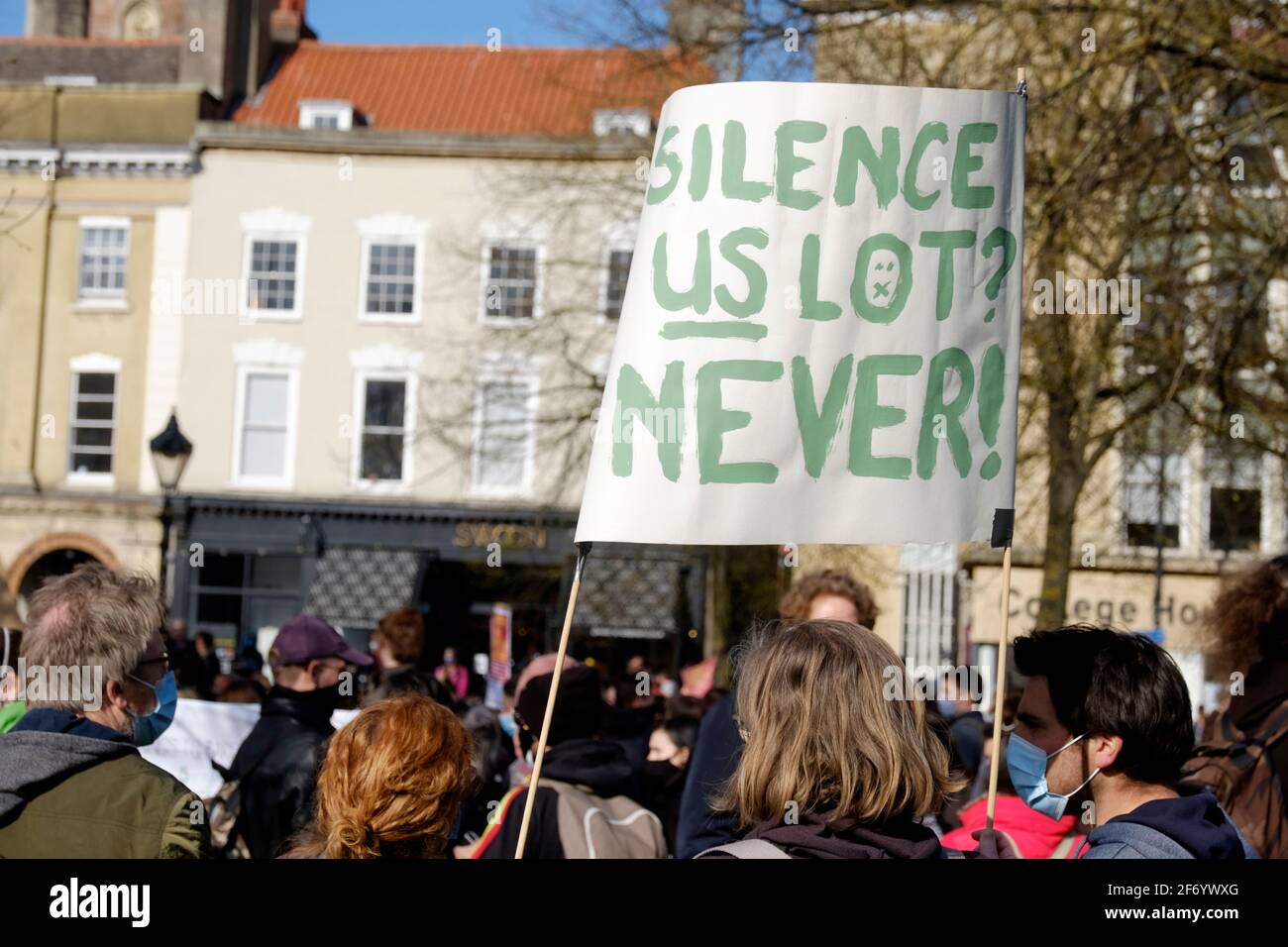 College Green, Bristol, Royaume-Uni. 3 avril 2021. Les membres du public se réunissent au Collège Vert pour exprimer leur mécontentement à l'égard des changements apportés au droit de manifester par les gouvernements. Ce sera la cinquième manifestation à Bristol ces dernières semaines. Crédit : JMF News/Alay Live News Banque D'Images College Green, Bristol, Royaume-Uni. 3 avril 2021. Les membres du public se réunissent au Collège Vert pour exprimer leur mécontentement à l'égard des changements apportés au droit de manifester par les gouvernements. Ce sera la cinquième manifestation à Bristol ces dernières semaines. Crédit : JMF News/Alay Live News Banque D'Images