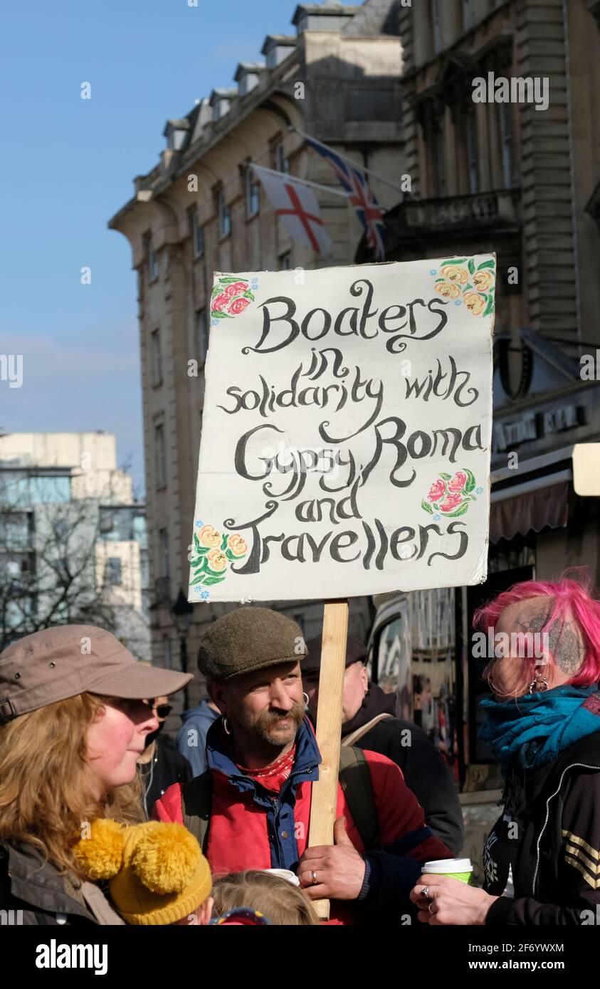 College Green, Bristol, Royaume-Uni. 3 avril 2021. Les membres du public se réunissent au Collège Vert pour exprimer leur mécontentement à l'égard des changements apportés au droit de manifester par les gouvernements. Ce sera la cinquième manifestation à Bristol ces dernières semaines. Crédit : JMF News/Alay Live News Banque D'Images College Green, Bristol, Royaume-Uni. 3 avril 2021. Les membres du public se réunissent au Collège Vert pour exprimer leur mécontentement à l'égard des changements apportés au droit de manifester par les gouvernements. Ce sera la cinquième manifestation à Bristol ces dernières semaines. Crédit : JMF News/Alay Live News Banque D'Images