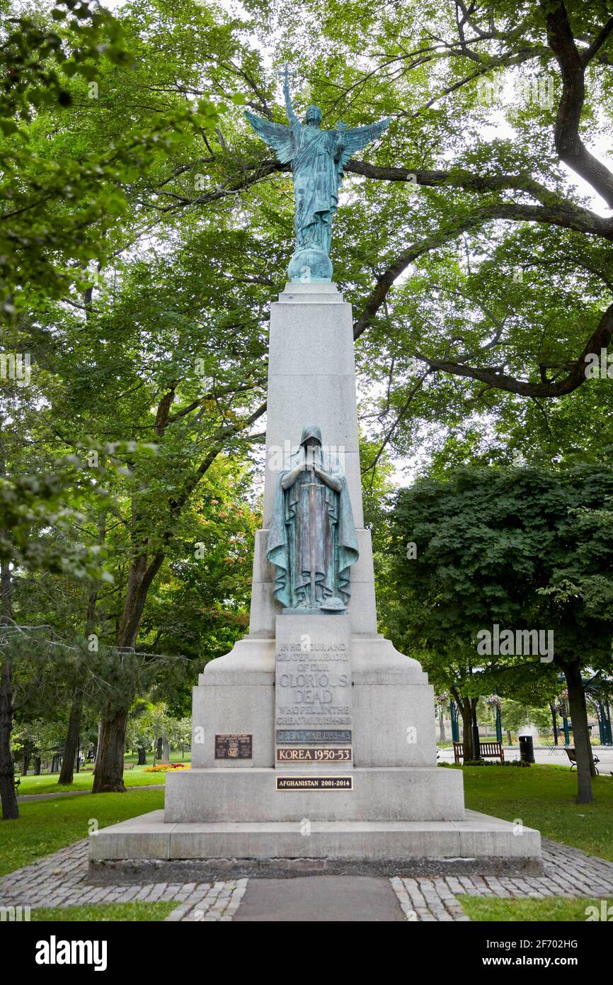 Monument commémoratif de guerre sculpté par Alfred Howell sur la place du roi Saint John Nouveau-Brunswick Canada Banque D'Images Monument commémoratif de guerre sculpté par Alfred Howell sur la place du roi Saint John Nouveau-Brunswick Canada Banque D'Images