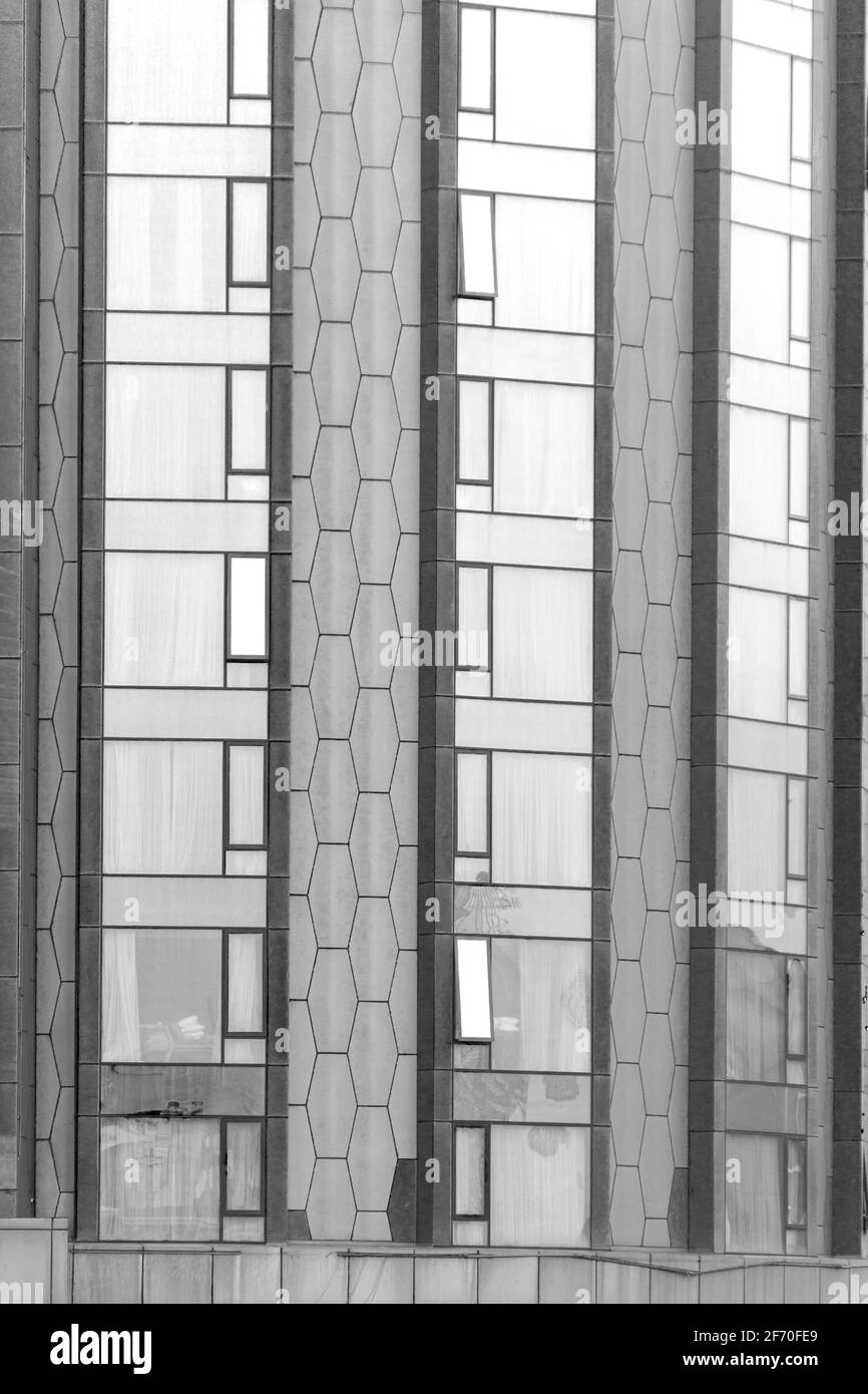 Fenêtres dans un bâtiment moderne Banque D'Images