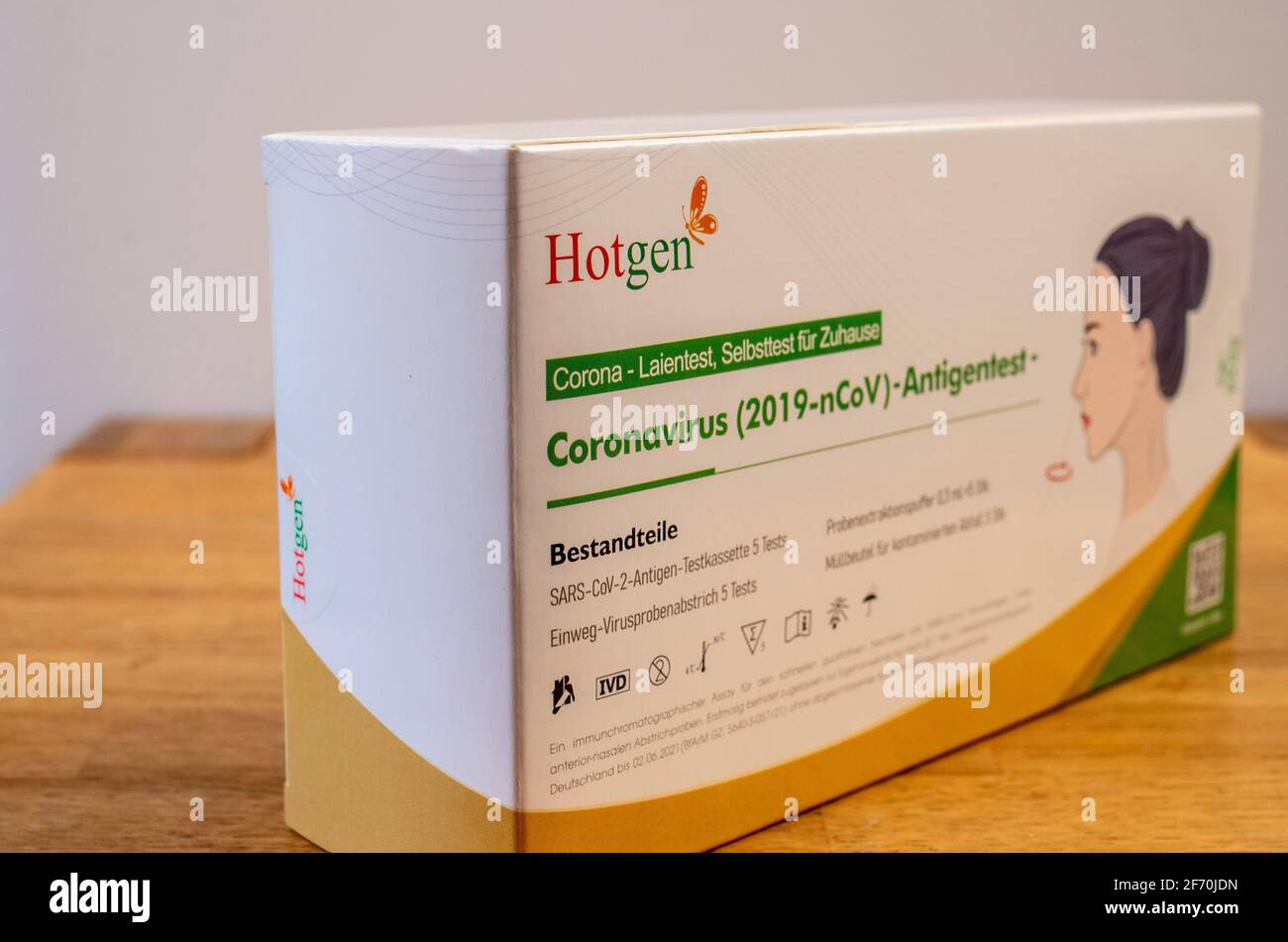 Bamberg, Allemagne - 2.4.2021. Covid19 Antigentest par Hotgen. Kit de test avec 5 tests rapides Corona pour une utilisation par les laymen. Banque D'Images