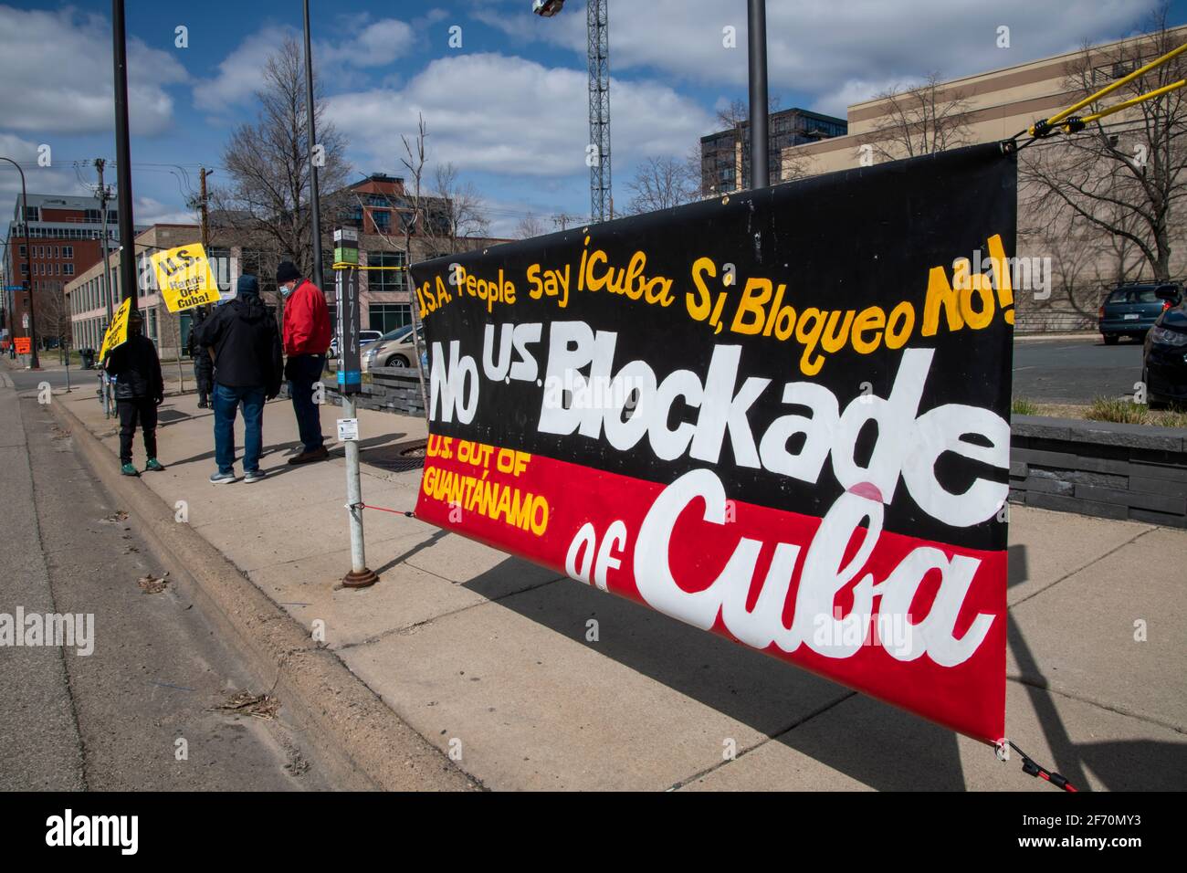 Minneapolis, Minnesota. 27 mars 2021. Biden, défait la protestation de Cuba. Les manifestants exigent que l'administration Biden prenne des mesures immédiates pour faire marche arrière Banque D'Images