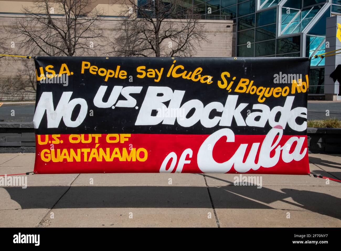 Minneapolis, Minnesota. 27 mars 2021. Biden, défait la protestation de Cuba. Les manifestants exigent que l'administration Biden prenne des mesures immédiates pour faire marche arrière Banque D'Images