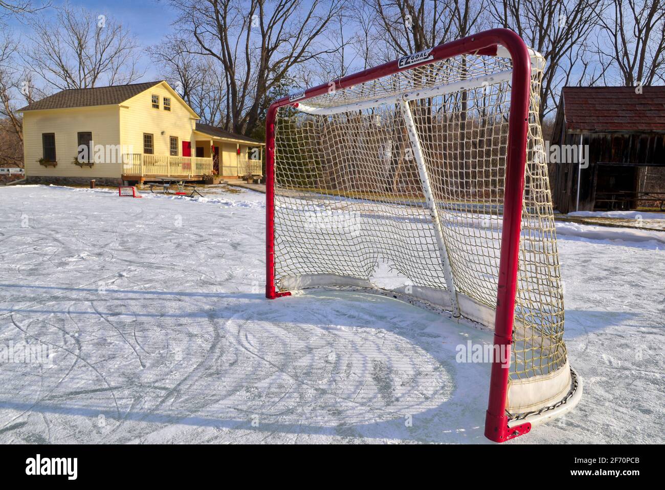 Anneau de hockey sur glace extérieur en hiver Banque D'Images