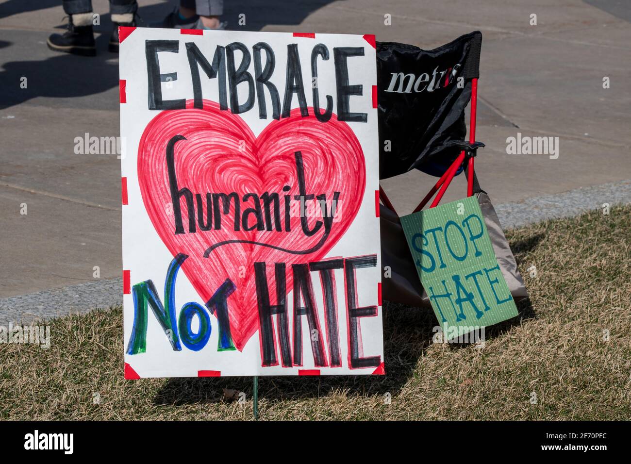 St. Paul, Minnesota. 28 mars 2021. Les Américains asiatiques et les communautés de soutien se rassemblent au capitole pour se souvenir des victimes des tueries et s d'Atlanta Banque D'Images