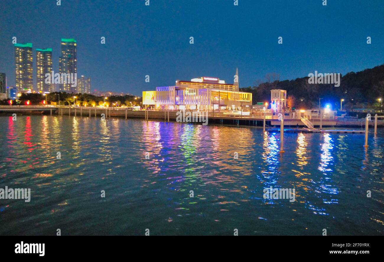 Vue de nuit sur la mer de haeundae, Busan, Corée du Sud, Asie. Banque D'Images