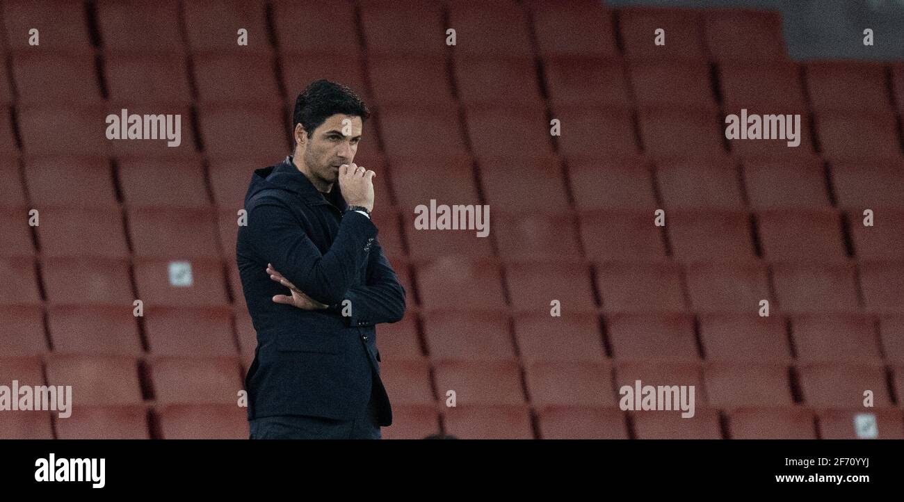 Londres, Royaume-Uni. 4 avril 2021. Mikel Arteta, le Manager d'Arsenal, est vu lors du match de la Premier League entre Arsenal et Liverpool au stade Emirates à Londres, en Grande-Bretagne, le 3 avril 2021. Credit: Xinhua/Alay Live News Banque D'Images