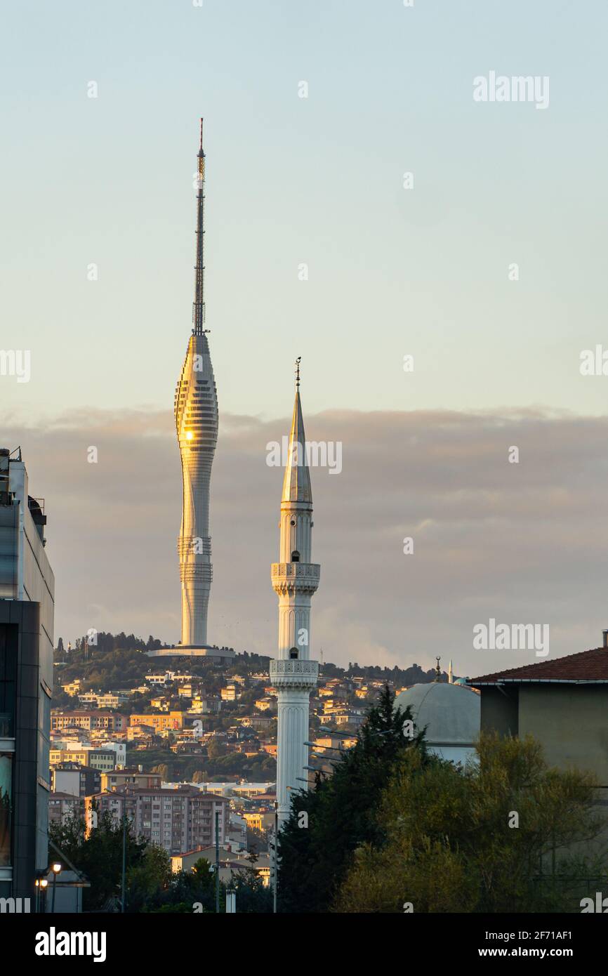 Tour de télévision et de radio à Istanbul Banque D'Images