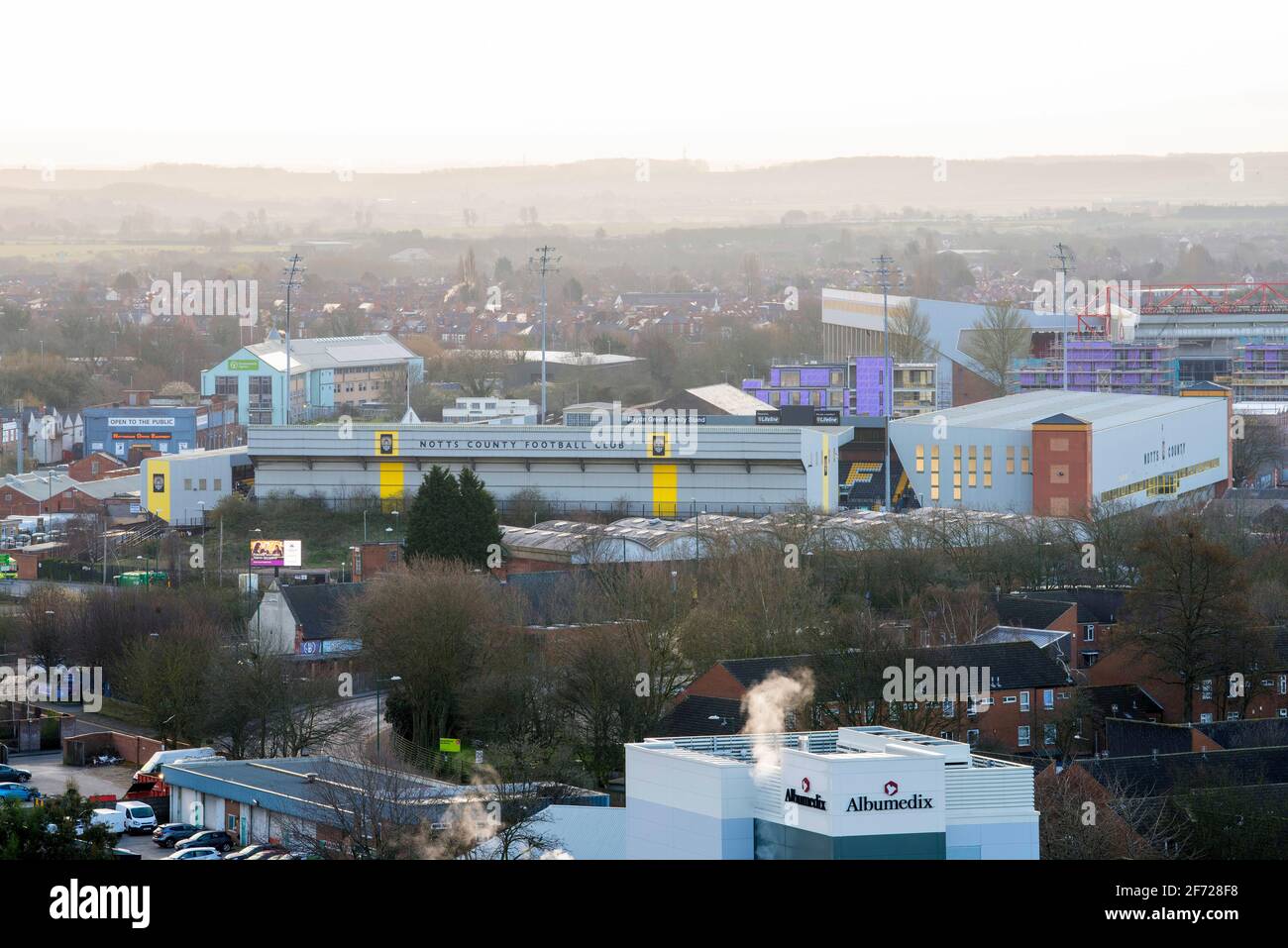 Direction sud vers le club de football du comté de Notts, vue depuis le toit du développement de Unity Square. Notinghamshire Angleterre Royaume-Uni Banque D'Images