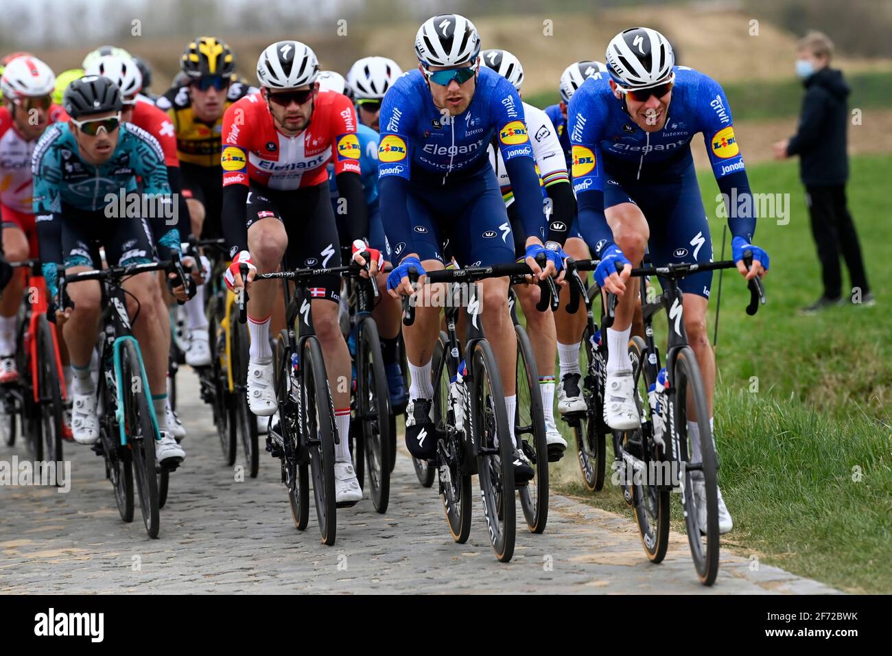 Tim Declercq belge de Deceuninck - Quick-Step photographié en action Lors de la 105e édition du 'ronde van Vlaanderen - Tour des Flandres - visite de Banque D'Images