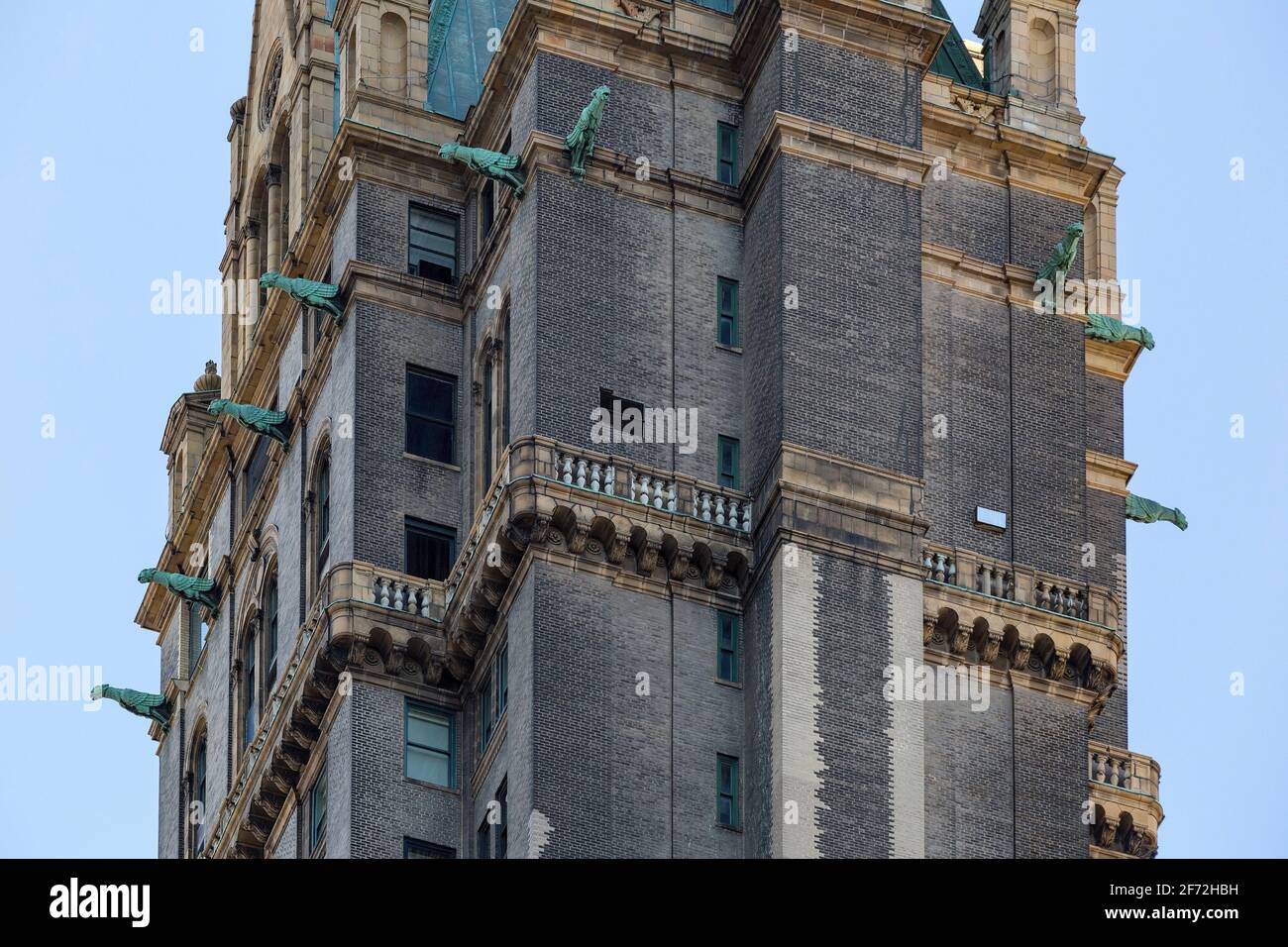 N'oubliez pas de gargoyl. Sherry Netherland, au 781 Fifth Avenue à New York. Banque D'Images