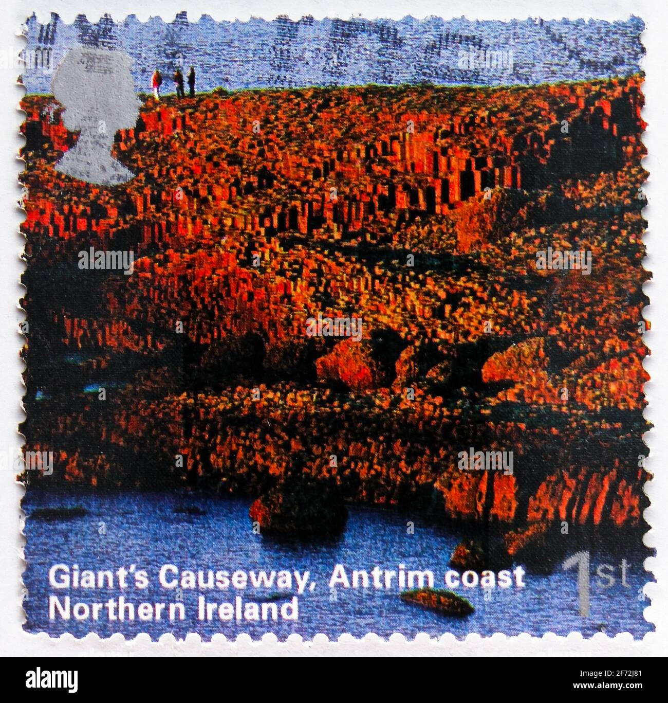 MOSCOU, RUSSIE - 22 DÉCEMBRE 2020 : timbre-poste imprimé au Royaume-Uni montre la chaussée des géants, la côte d'Antrim, UN voyage britannique - Irlande du Nord Banque D'Images