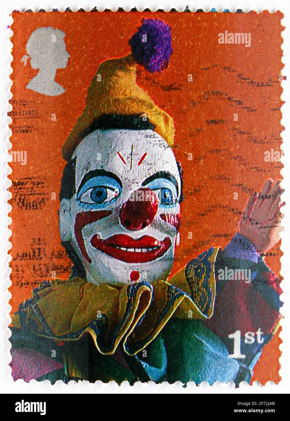 MOSCOU, RUSSIE - 22 DÉCEMBRE 2020: Timbre-poste imprimé au Royaume-Uni montre Clown, Punch and Judy Show Puppets série, vers 2001 Banque D'Images