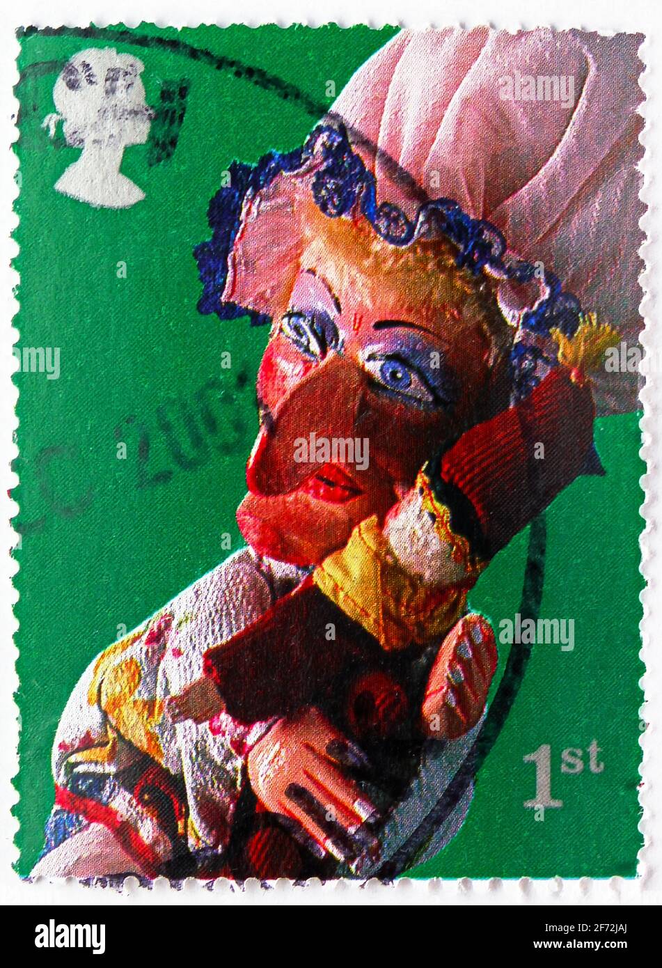 MOSCOU, RUSSIE - 22 DÉCEMBRE 2020: Timbre-poste imprimé au Royaume-Uni montre Judy, Punch et Judy Show Puppets série, vers 2001 Banque D'Images